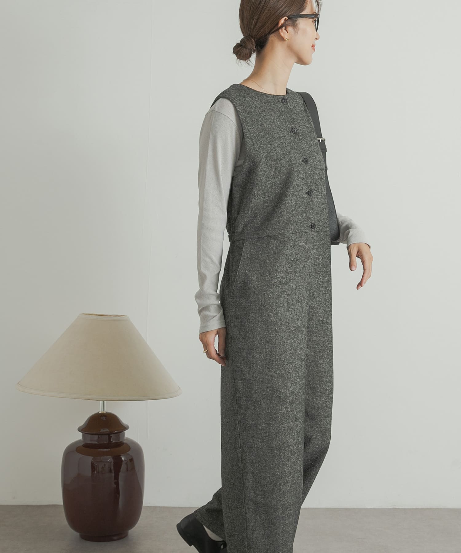 GRAY
