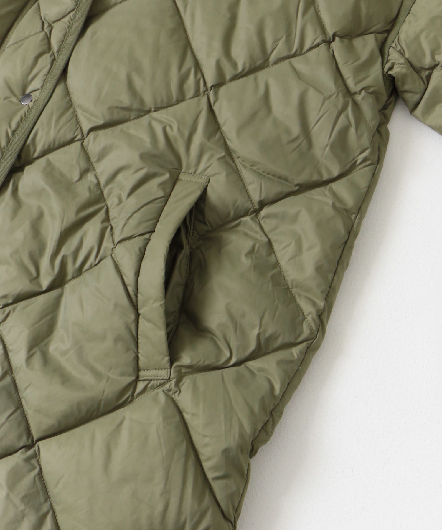 『WEB/一部店舗限定カラー』ライトダウンキルトロングコート KHAKI M
