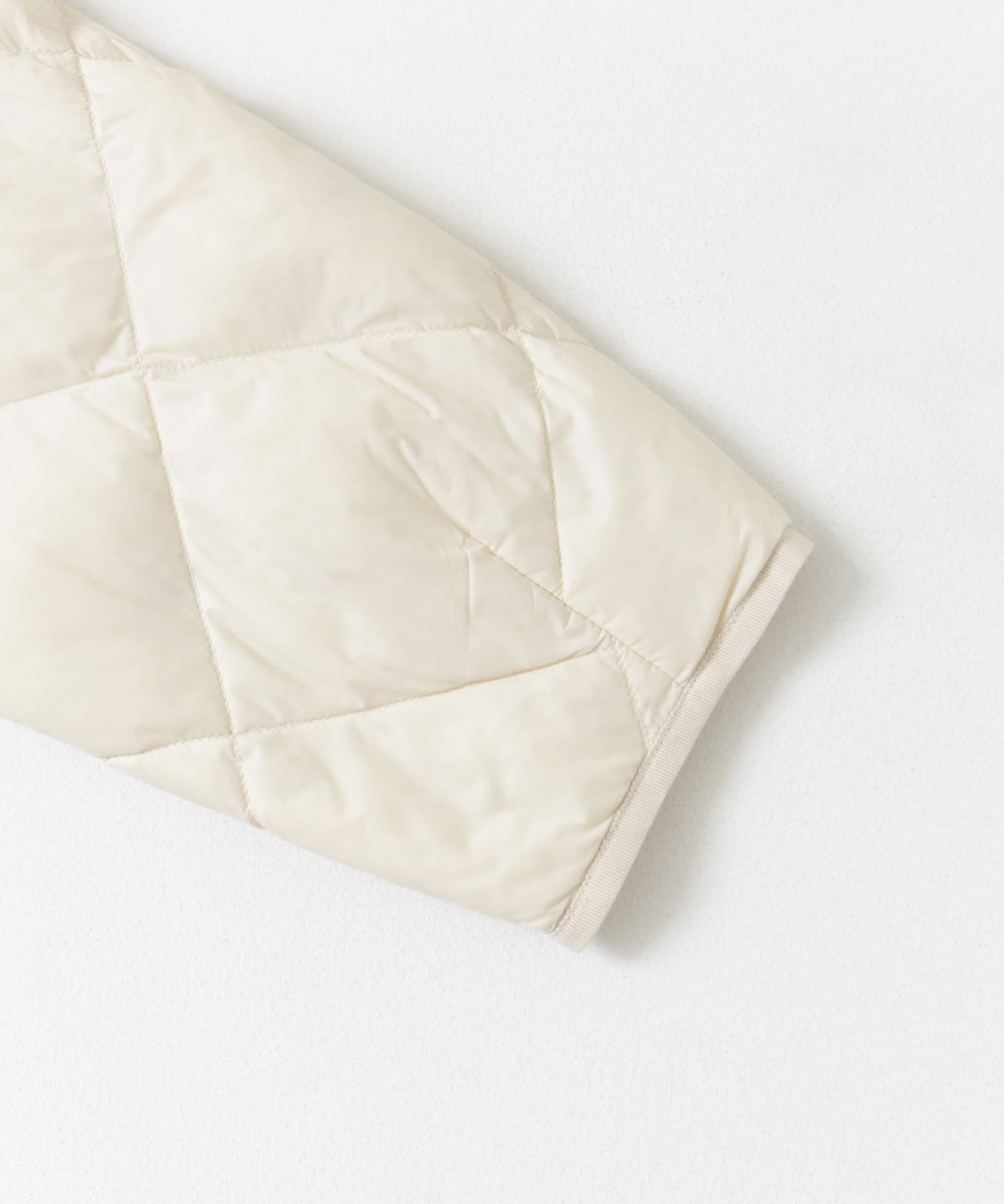 『WEB/一部店舗限定カラー』ライトダウンキルトロングコート IVORY M