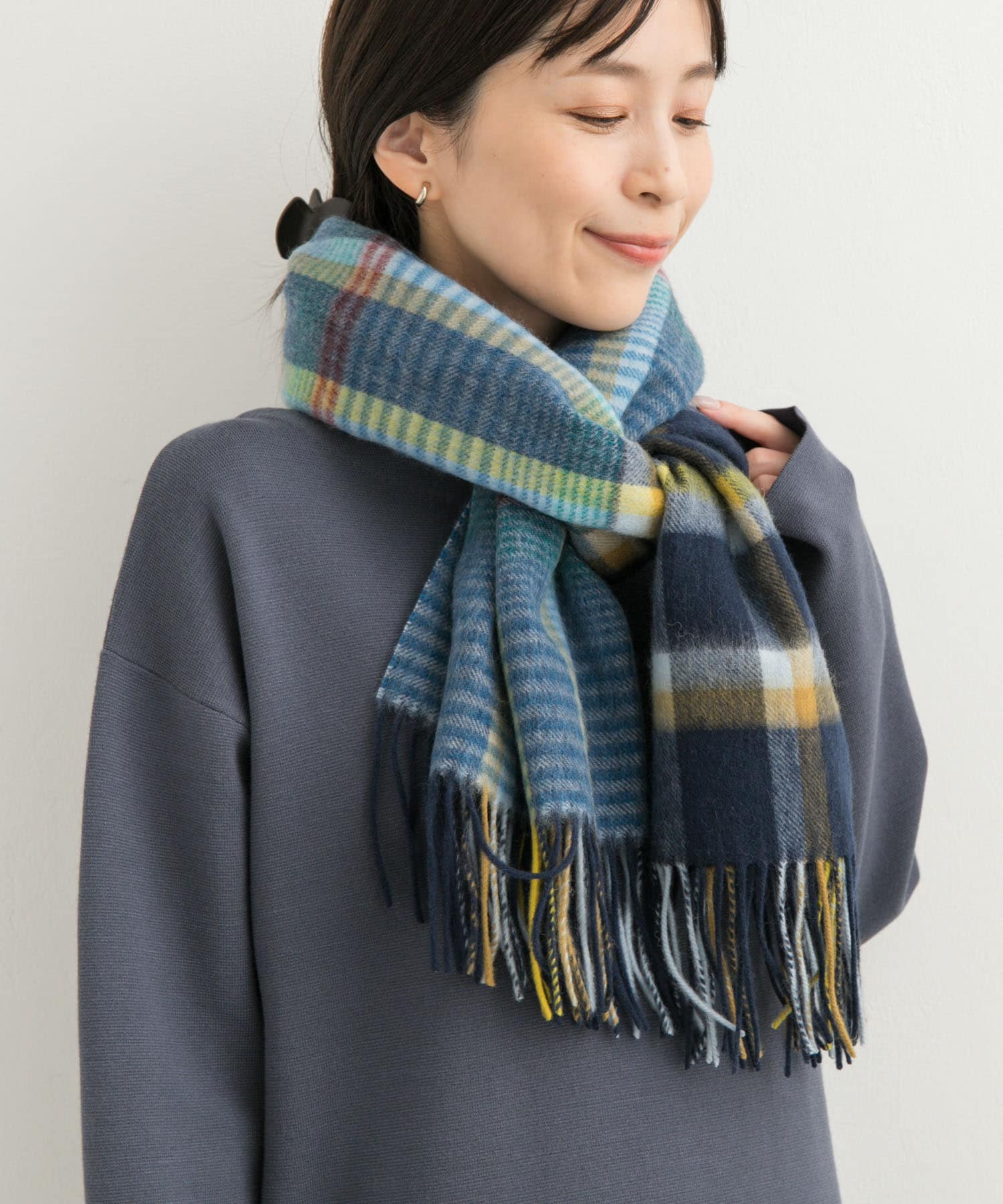 ウールチェックストール NAVY one