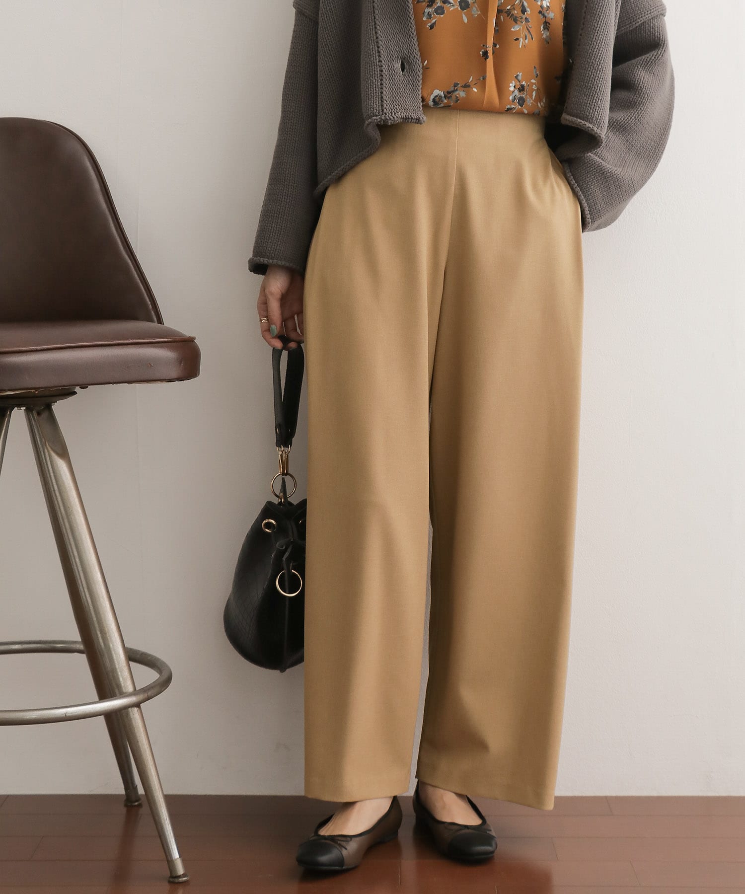 サイドシームレスパンツ∴ CAMEL 36