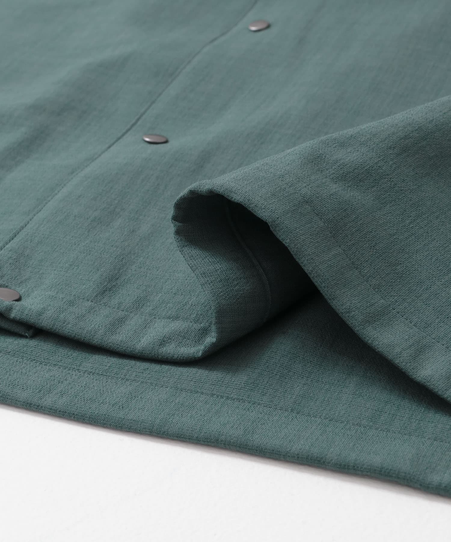 『UR TECH DRYLUXE』『イージーケア/速乾/UVカット』ノーカラーブルゾン BLUE GREEN M