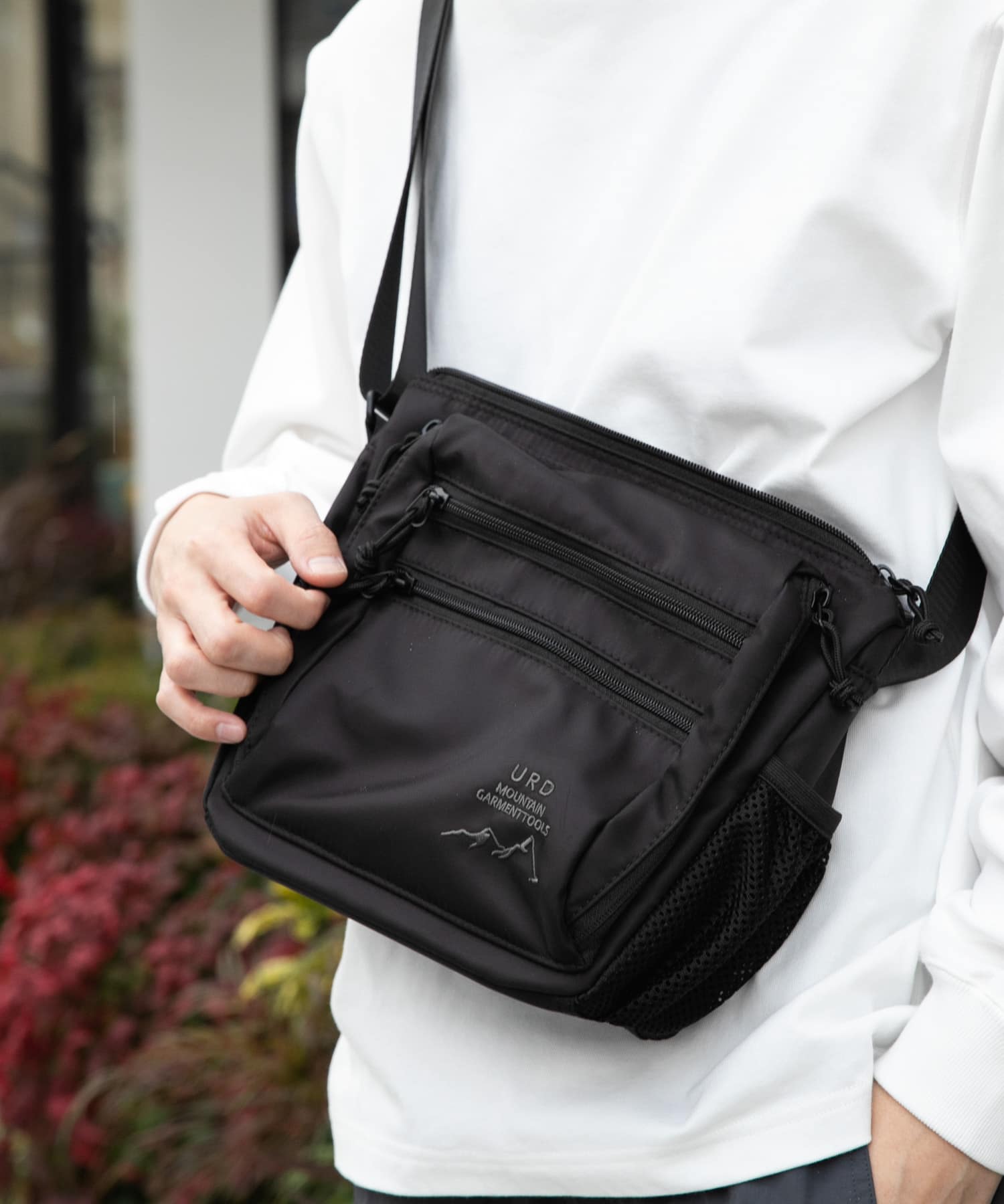 URD マルチポケットショルダーバッグ BLACK -