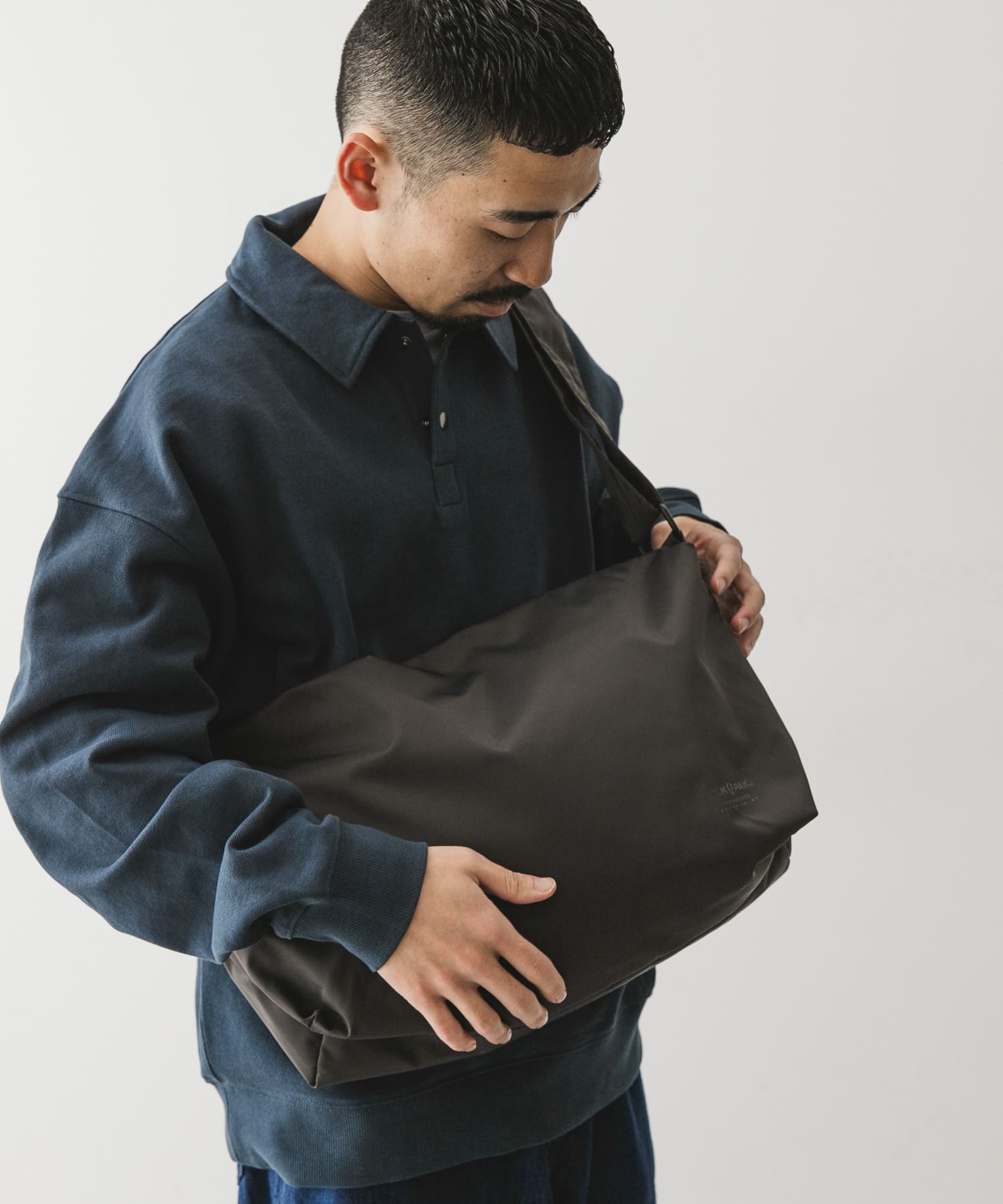 『撥水』『別注』YAKPAK×DOORS　SHOULDER BAG M CHARCOAL -