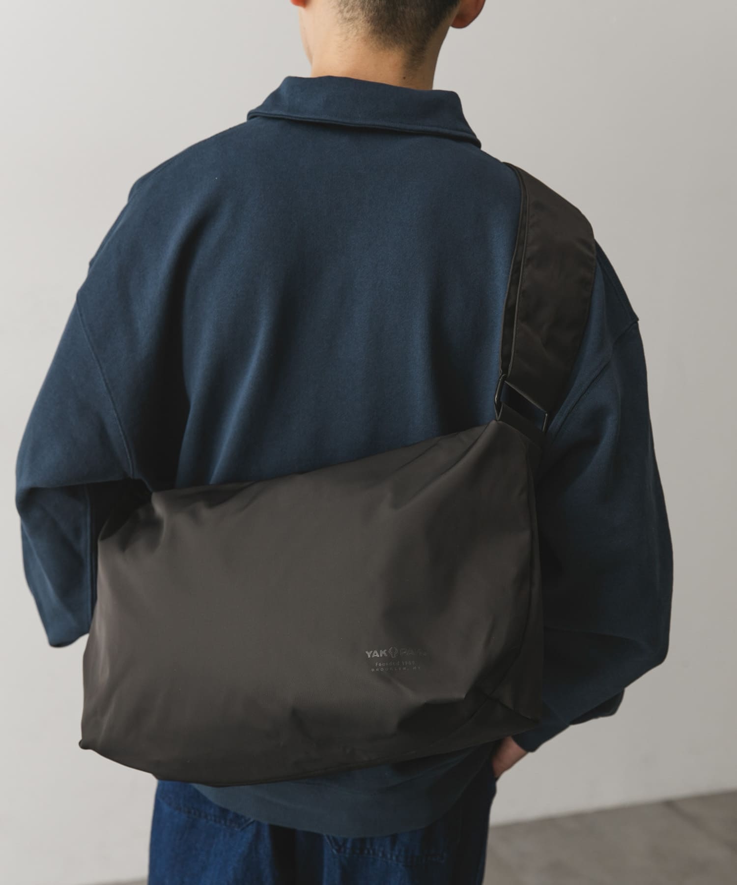 『撥水』『別注』YAKPAK×DOORS　SHOULDER BAG M CHARCOAL -