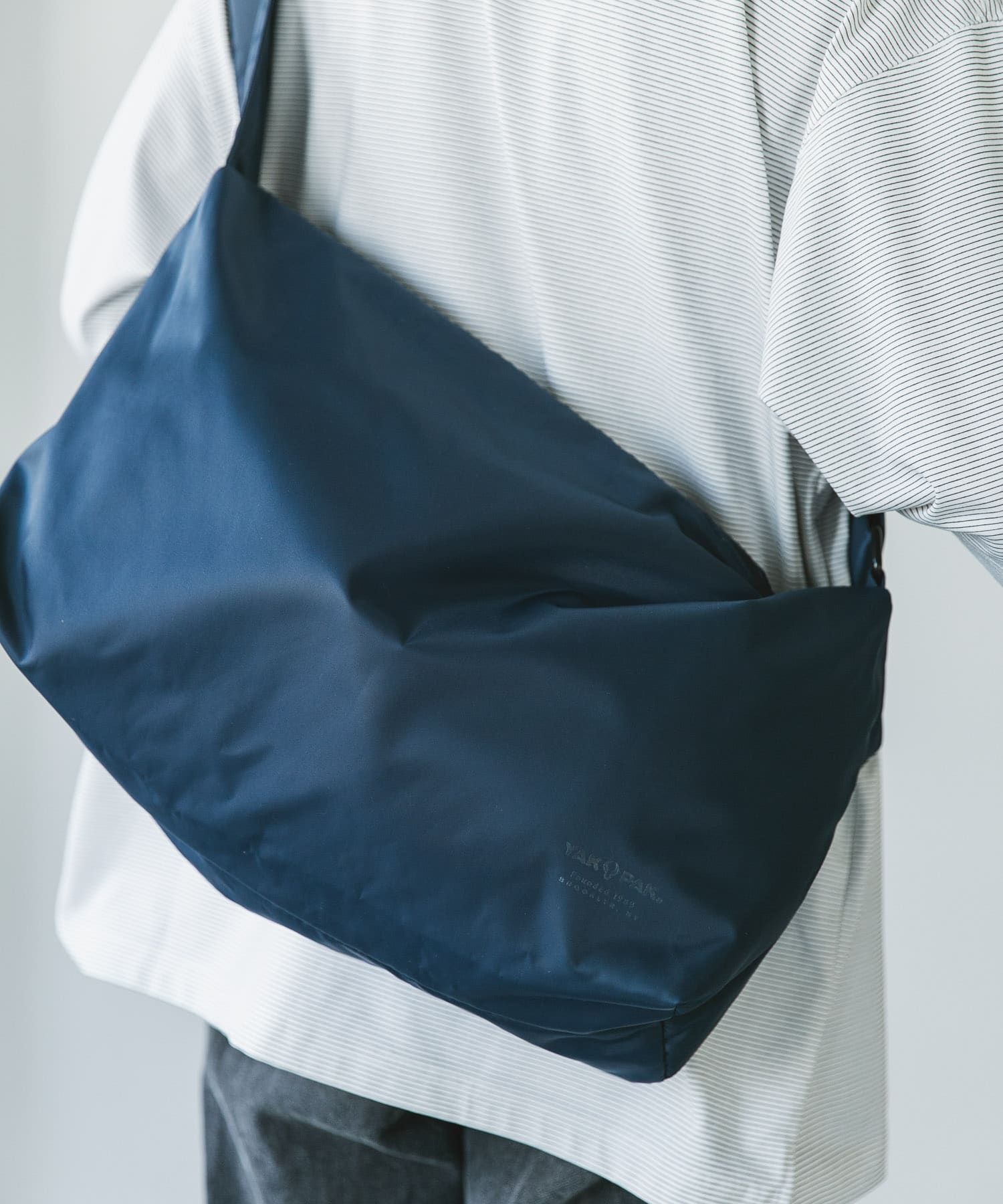 『撥水』『別注』YAKPAK×DOORS　SHOULDER BAG M NAVY -