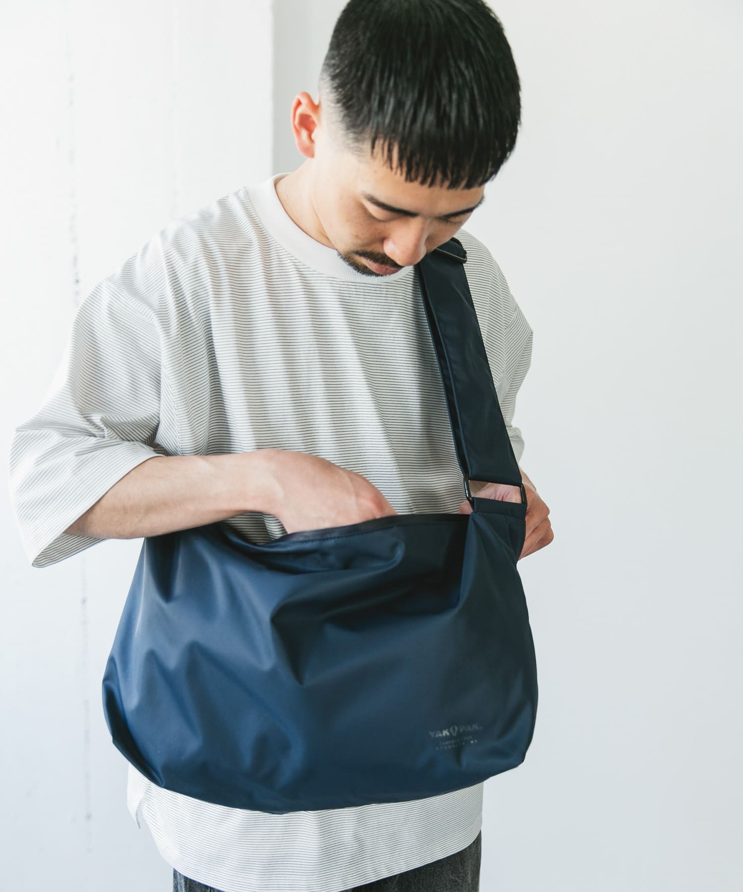 『撥水』『別注』YAKPAK×DOORS　SHOULDER BAG M NAVY -