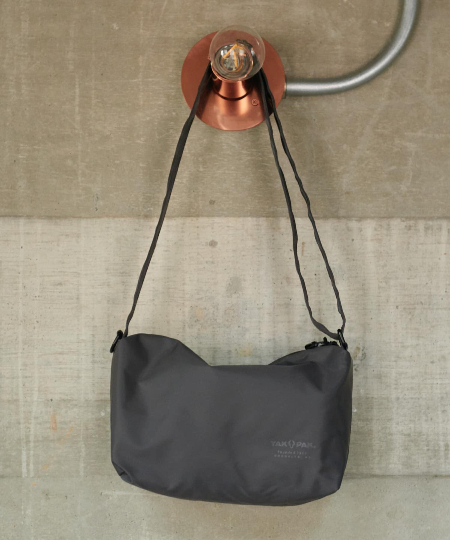 『撥水』『別注』YAKPAK×DOORS　SHOULDER BAG S CHARCOAL -