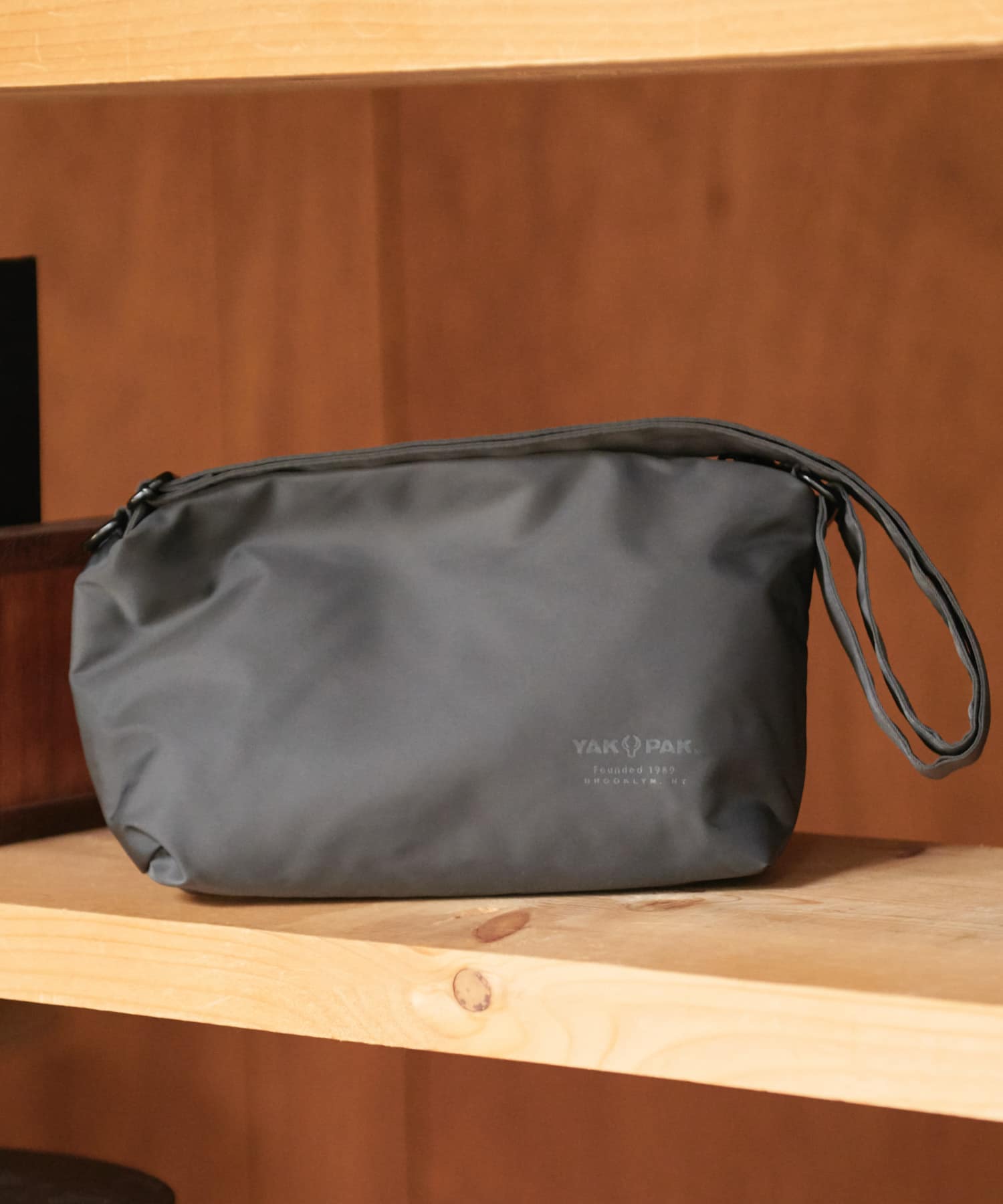 『撥水』『別注』YAKPAK×DOORS　SHOULDER BAG S CHARCOAL -