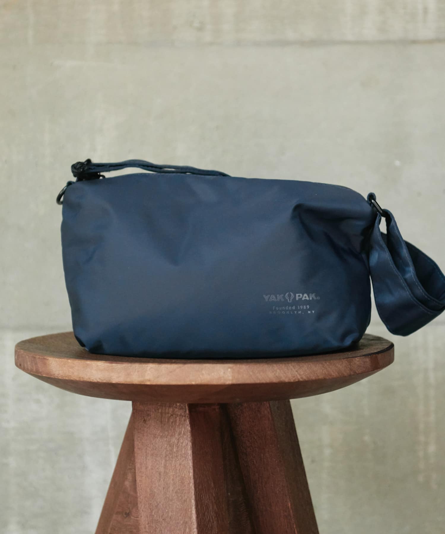 『撥水』『別注』YAKPAK×DOORS　SHOULDER BAG S NAVY -