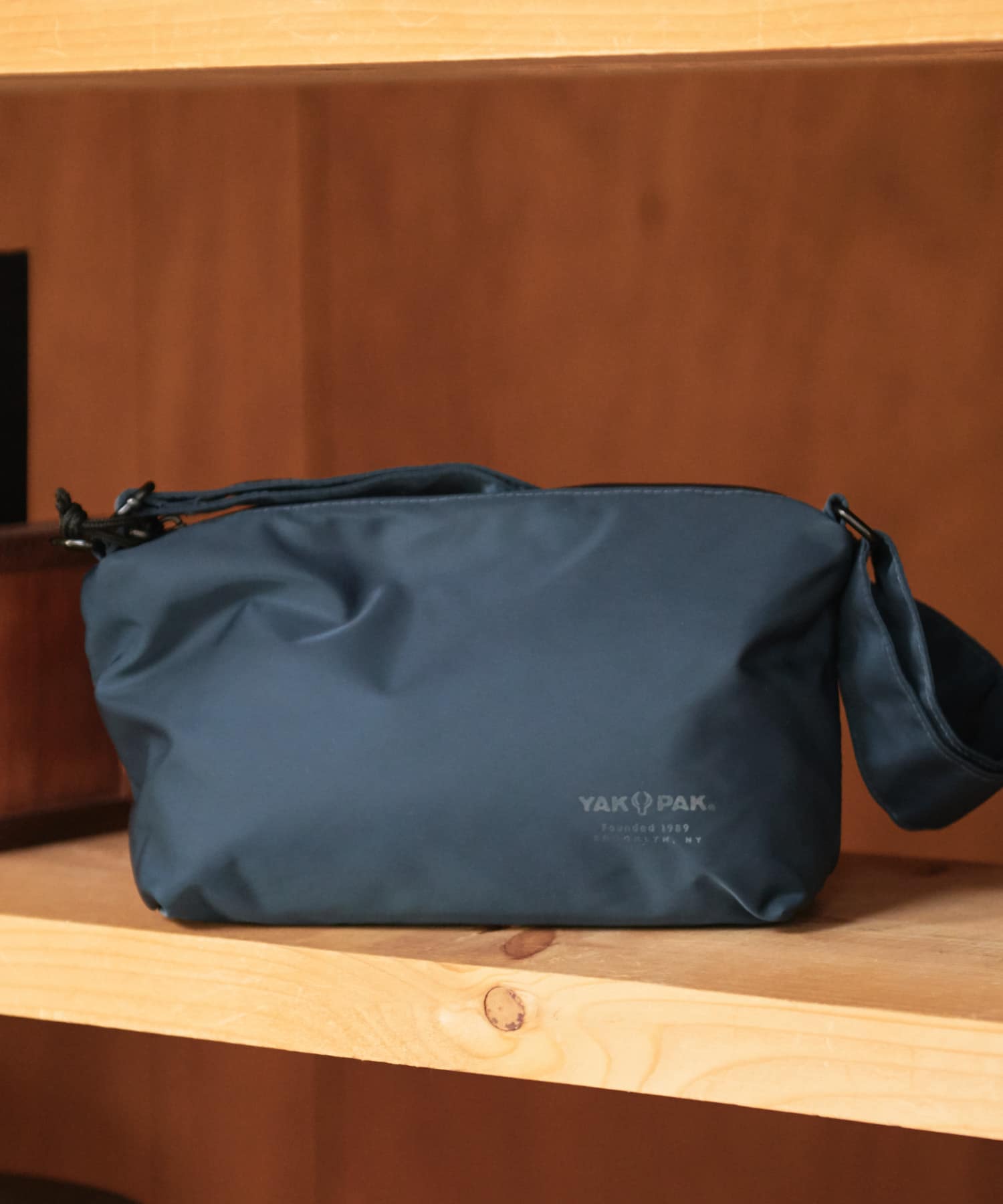 『撥水』『別注』YAKPAK×DOORS　SHOULDER BAG S NAVY -