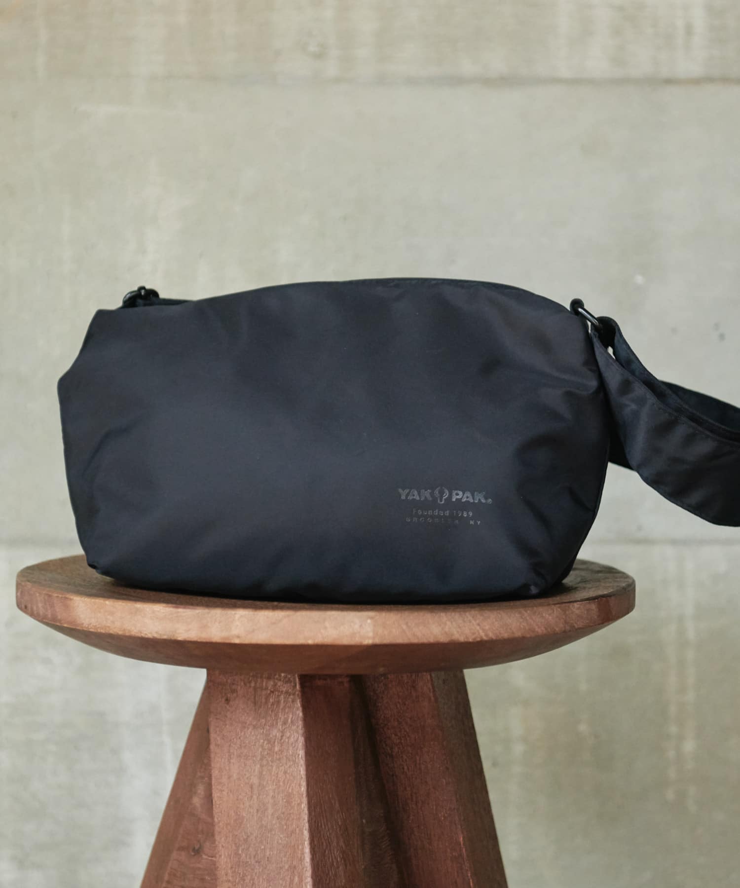 『撥水』『別注』YAKPAK×DOORS　SHOULDER BAG S BLACK -