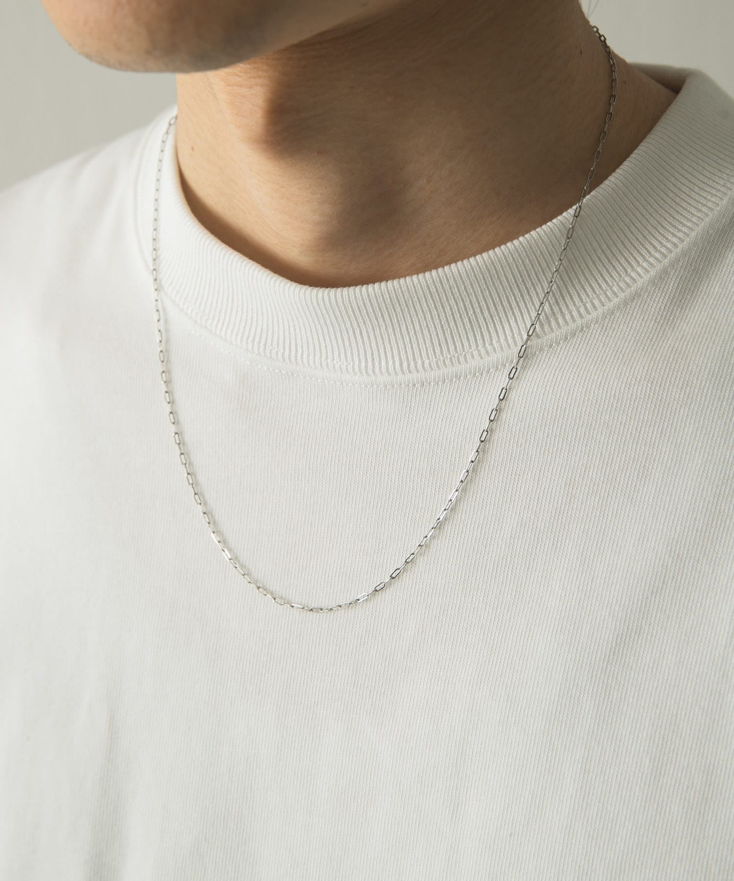 ロングアズキネックレス