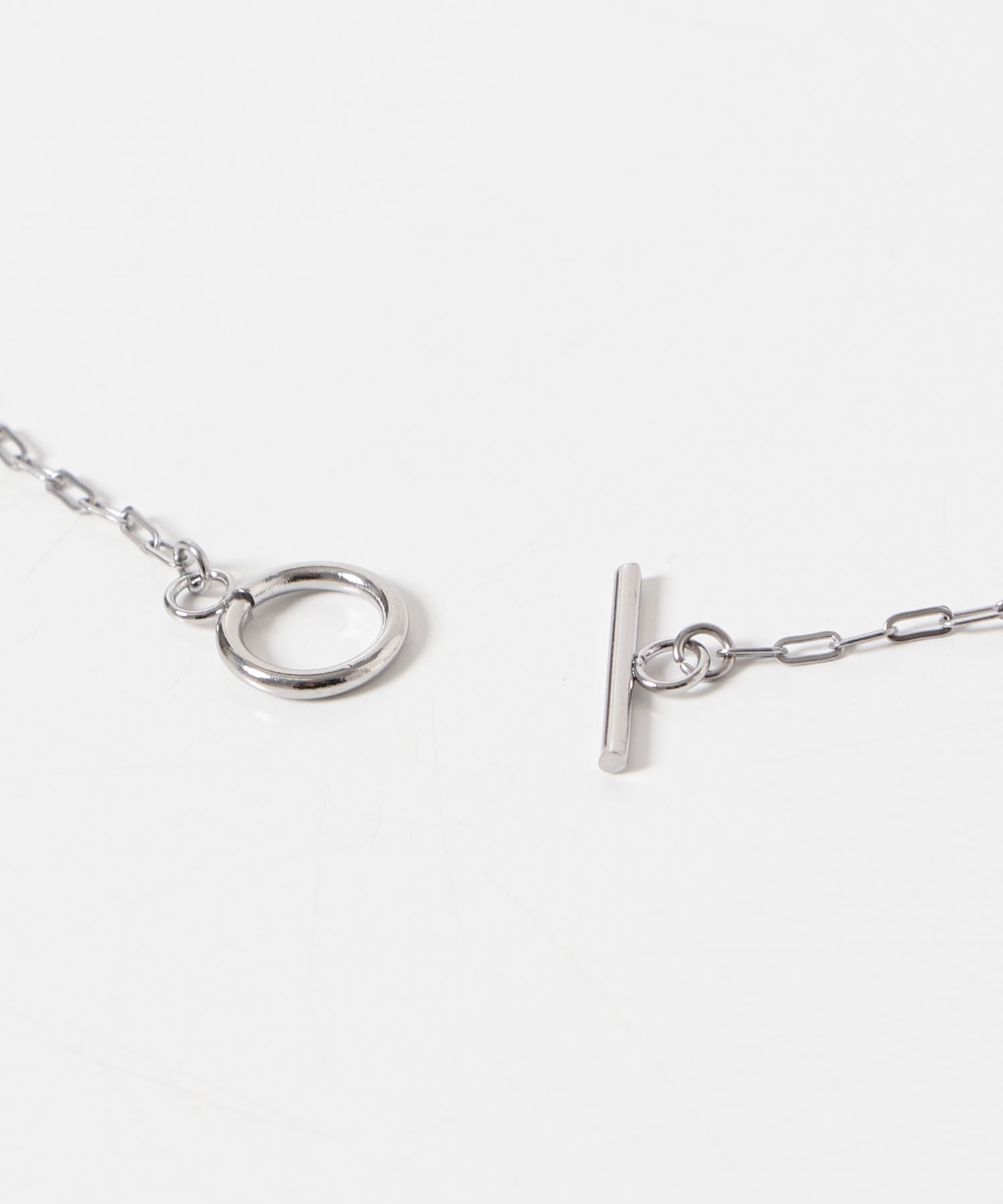 argue ネックレスとリブニット argue ネックレスとリブニット