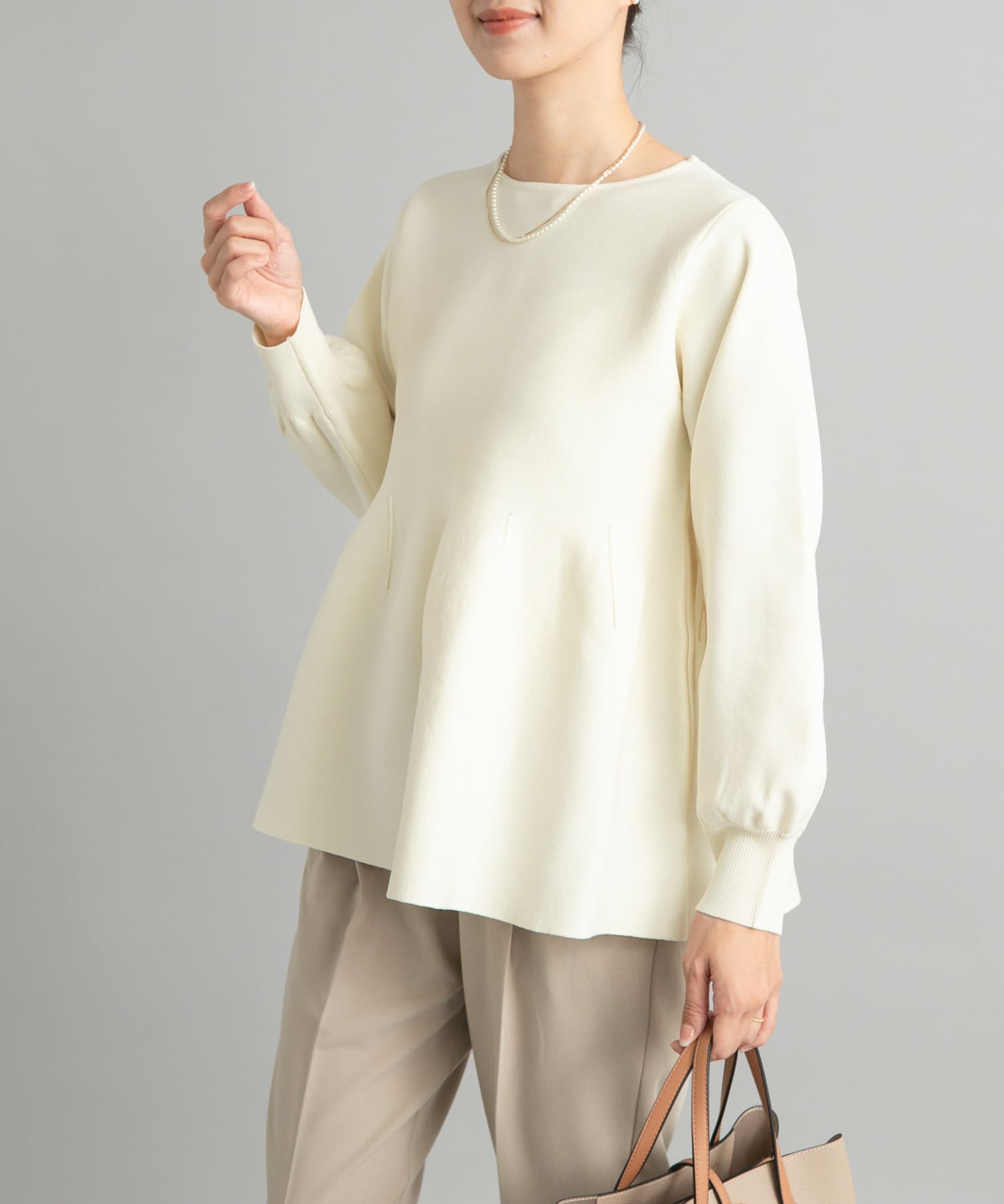 OFF WHITE