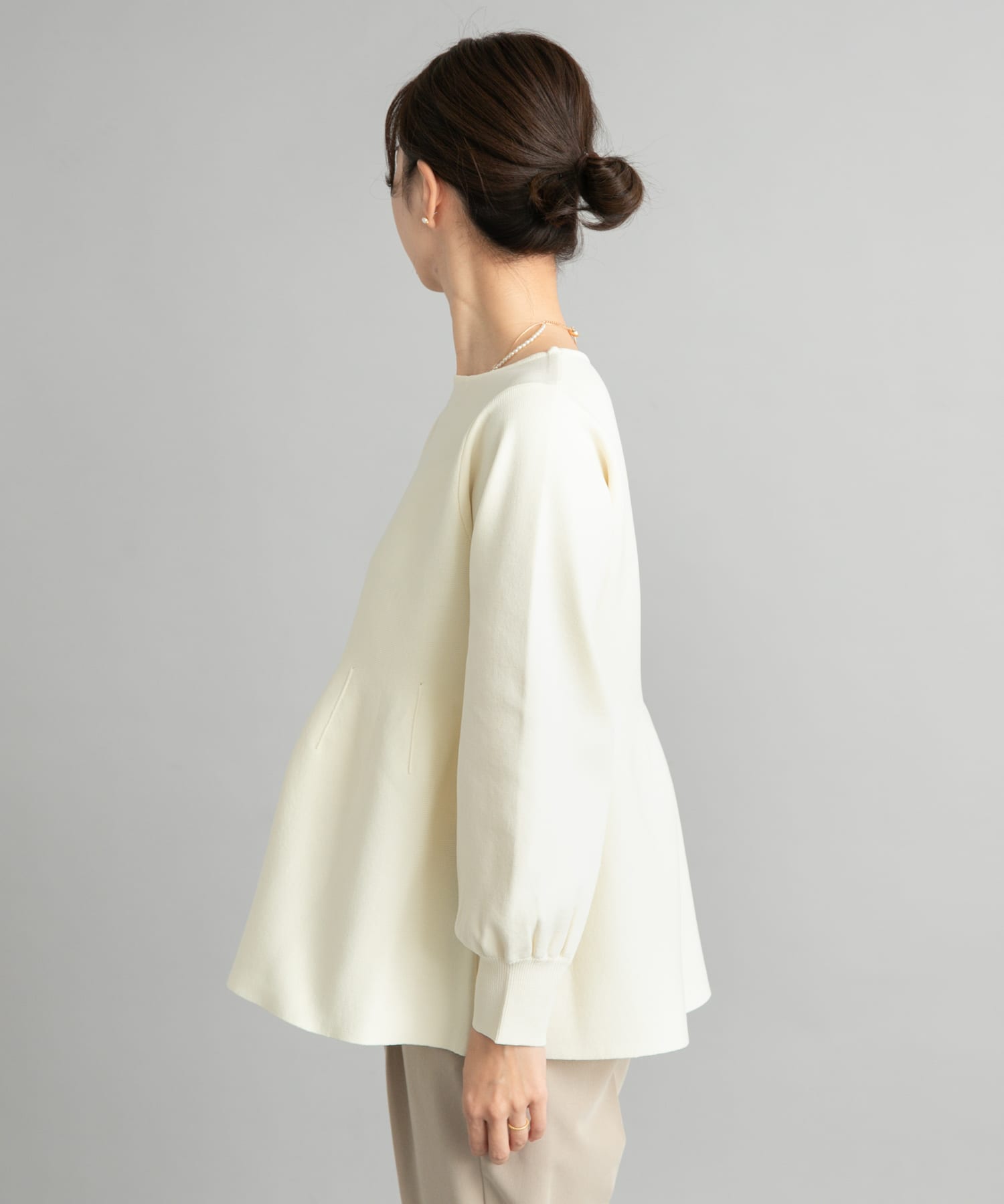 OFF WHITE