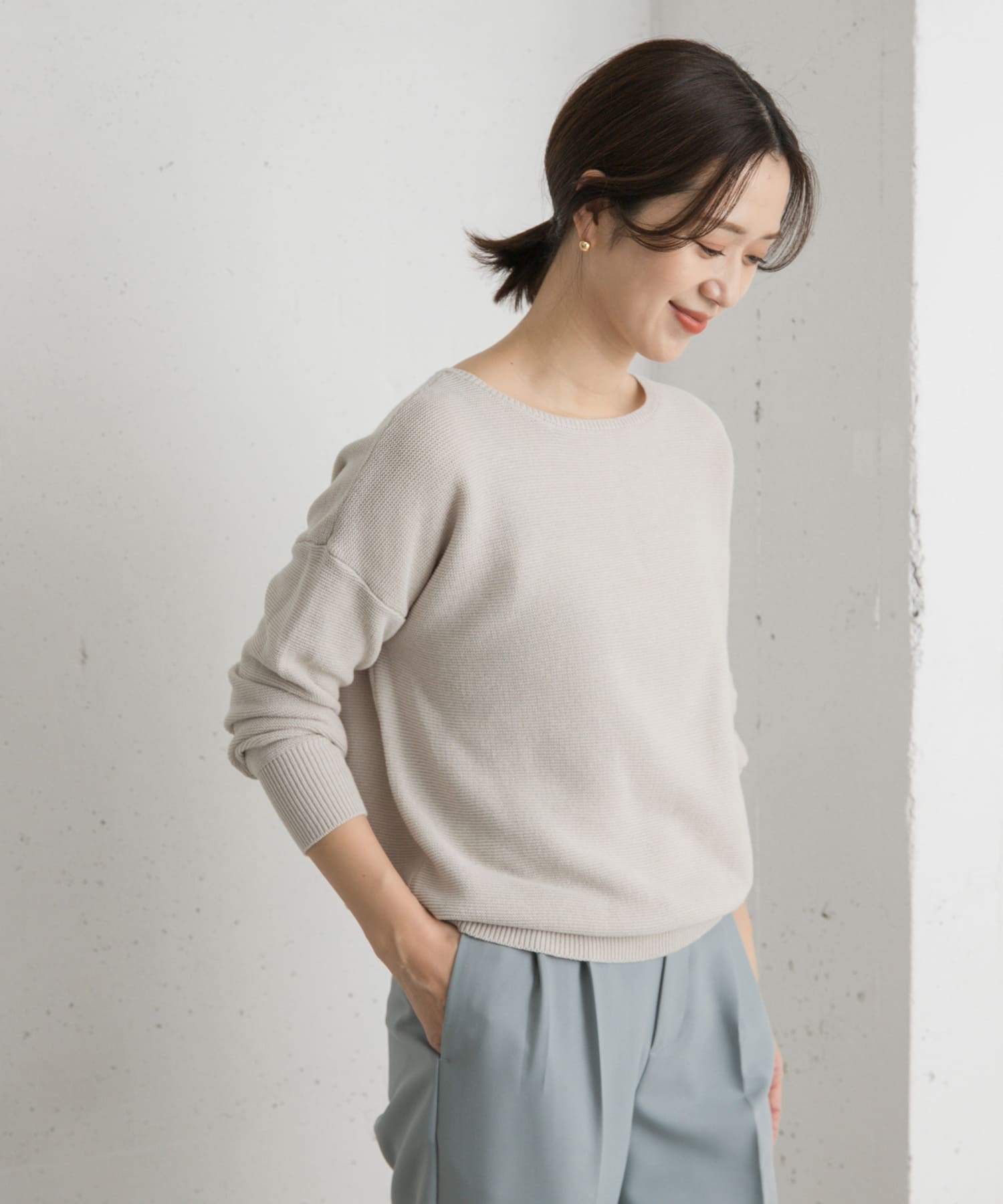 LIGHT GRAY