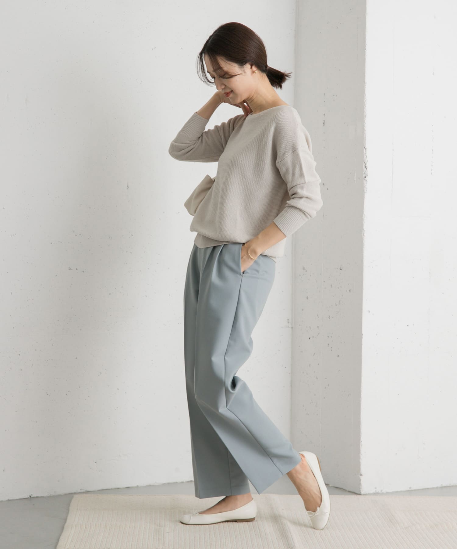 LIGHT GRAY