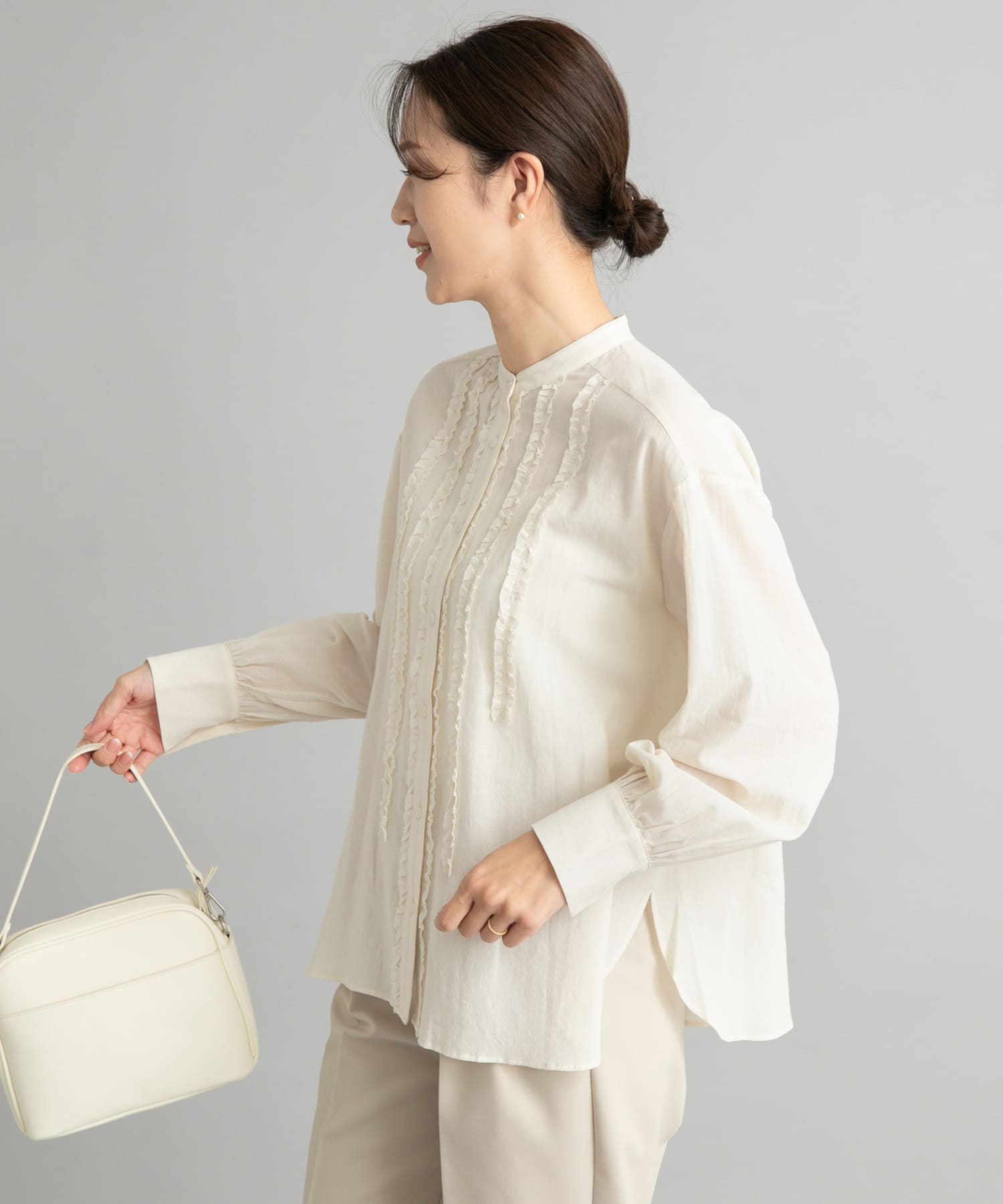 フロントフリルスタンドカラーブラウス(M WHITE): トップス｜URBAN