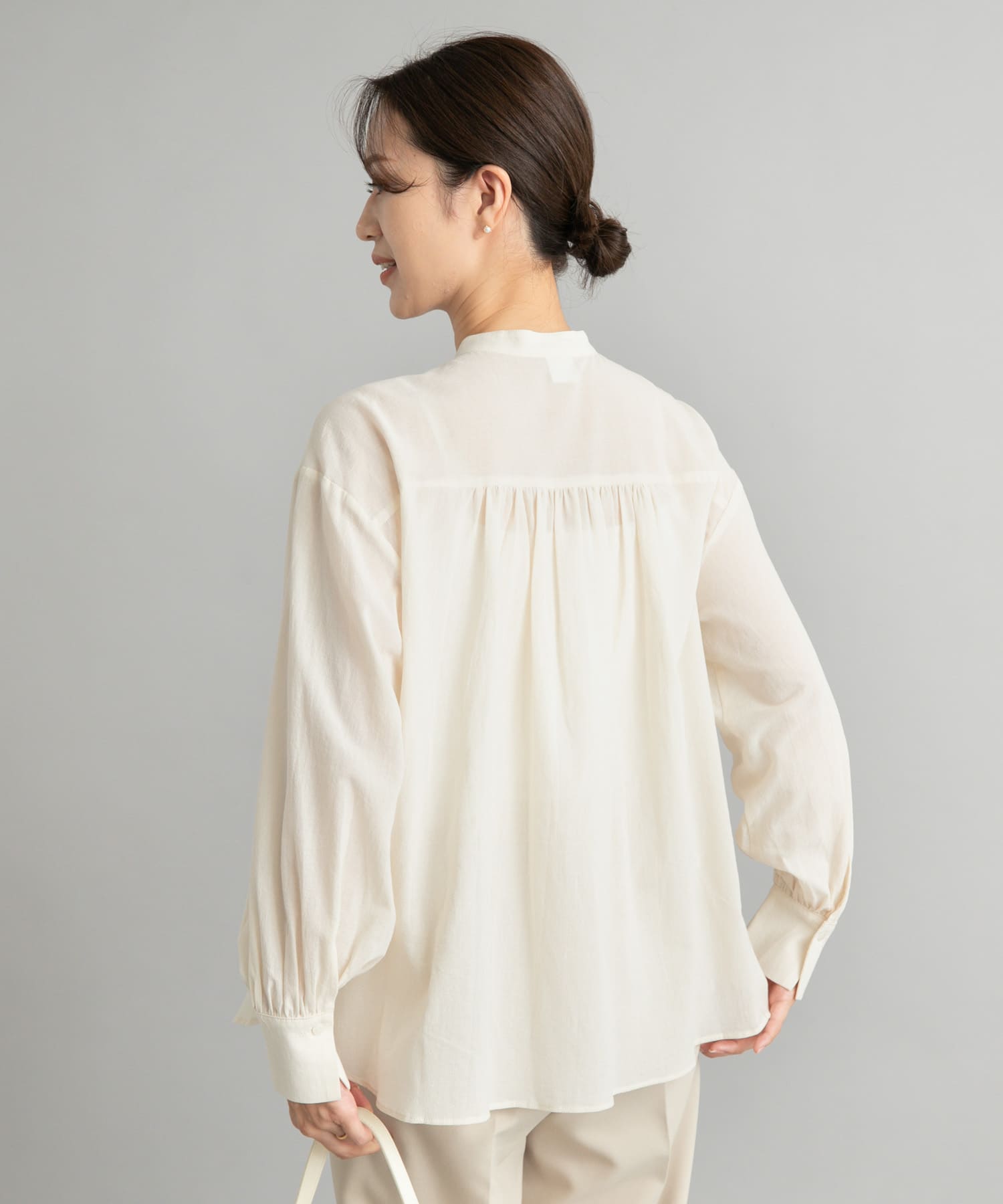 フロントフリルスタンドカラーブラウス(M WHITE): トップス｜URBAN