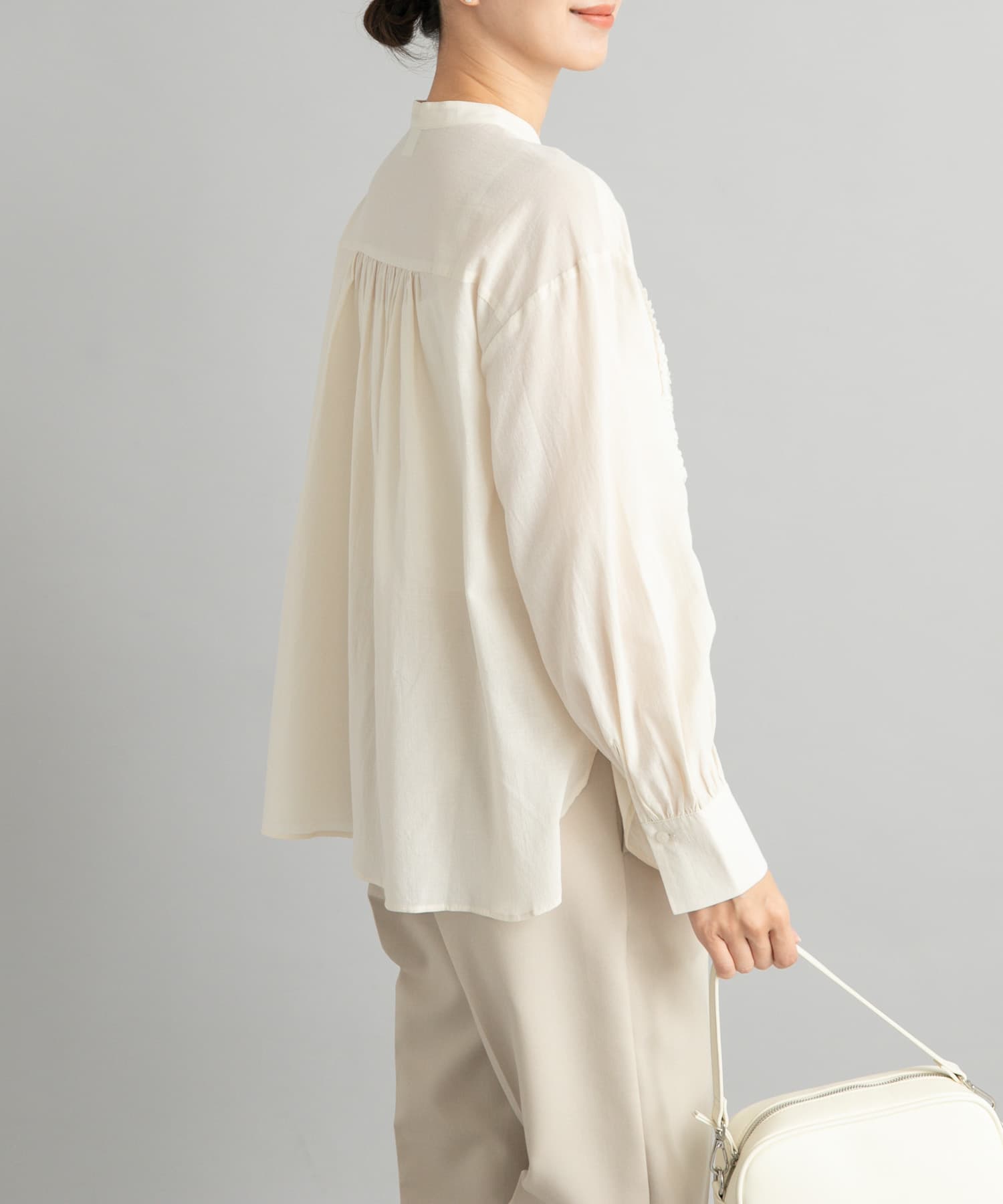 フロントフリルスタンドカラーブラウス(M WHITE): トップス｜URBAN