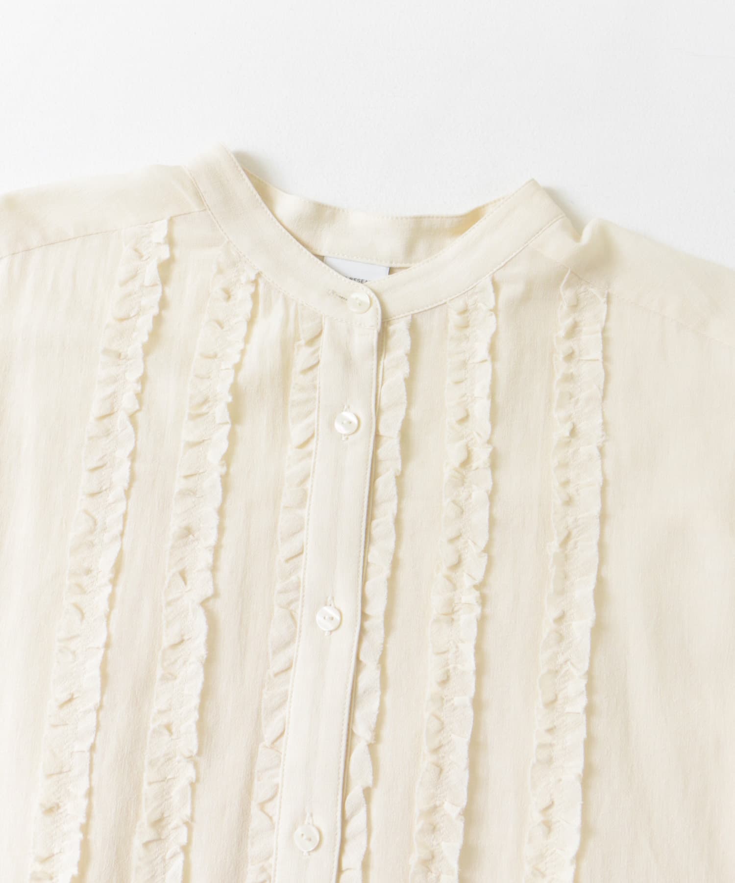 フロントフリルスタンドカラーブラウス CREAM M