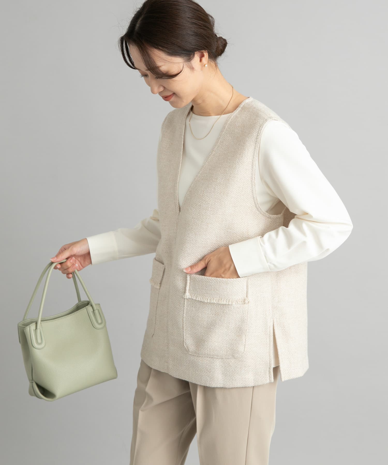 BEIGE