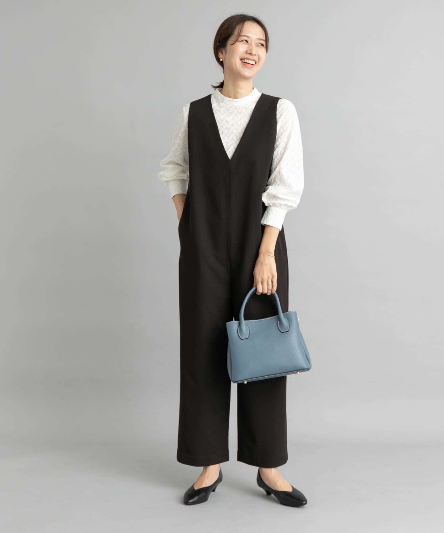 ブルネロクチネリ　ブラック Vネック オールインワン サロペット Vネックオールインワン(S BLACK): ボトム｜URBAN RESEARCH公式