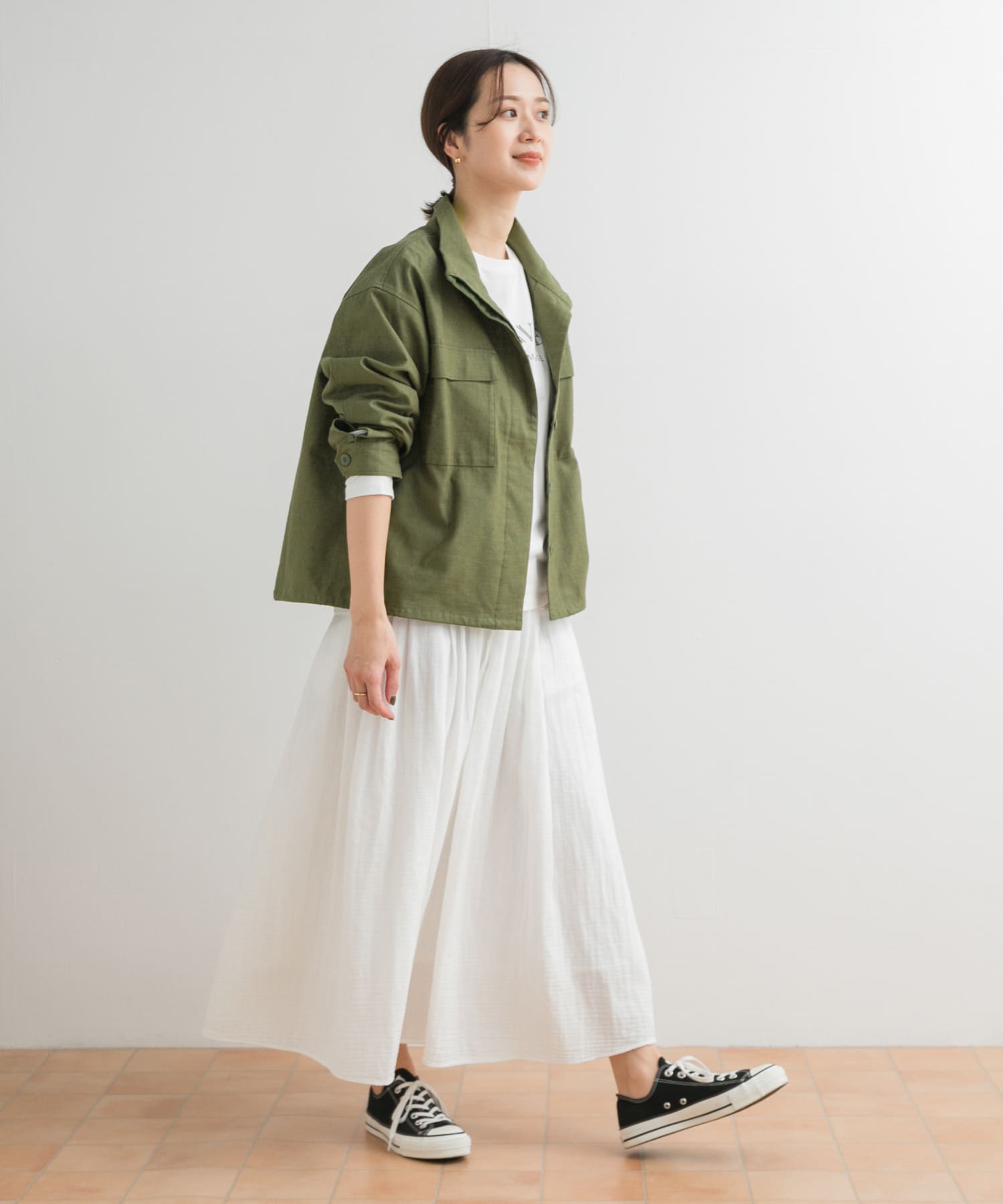 KHAKI