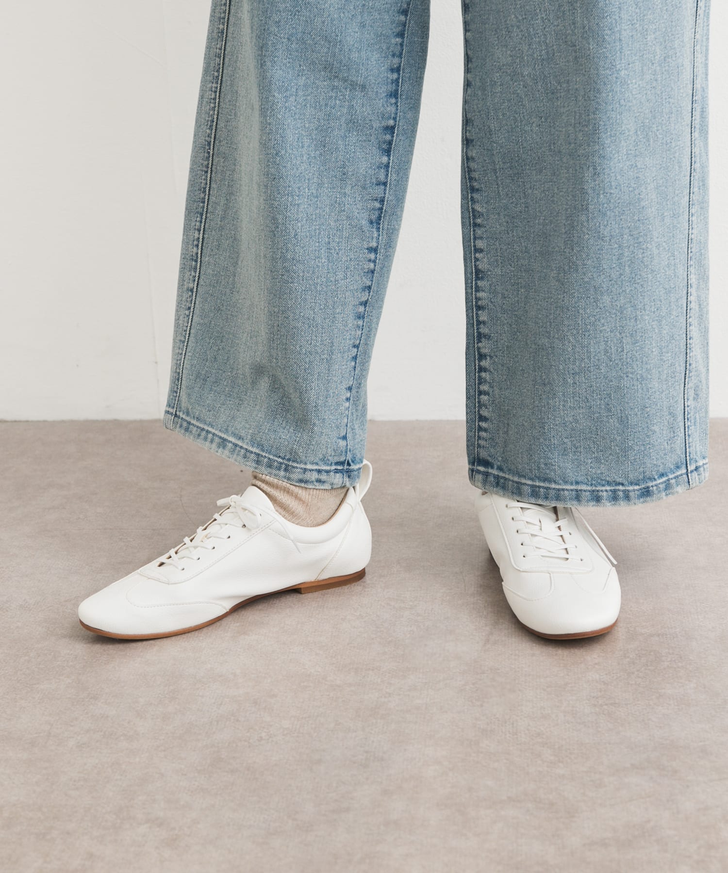 ライトウェイトレースアップシューズ WHITE 36