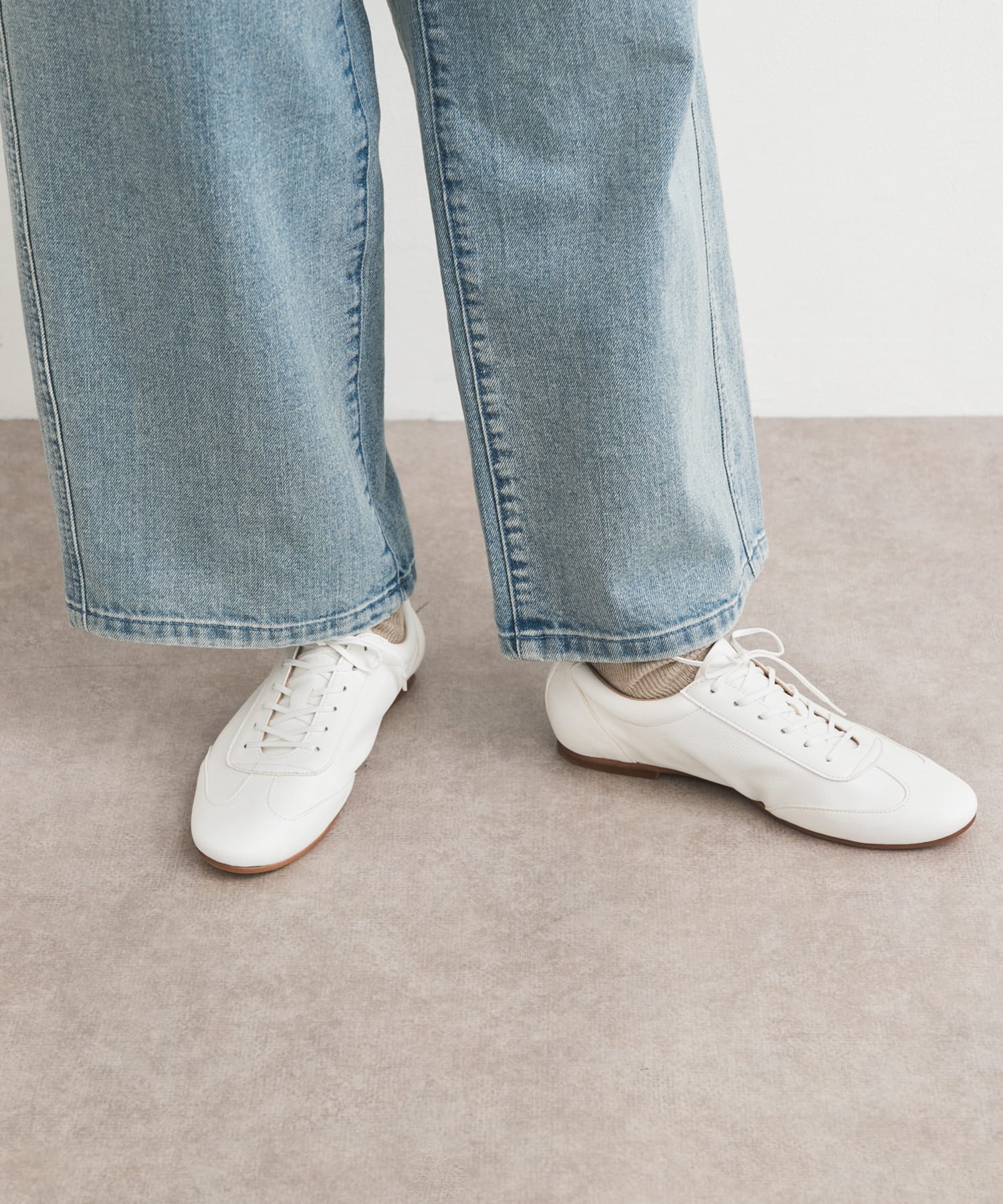 ライトウェイトレースアップシューズ WHITE 36