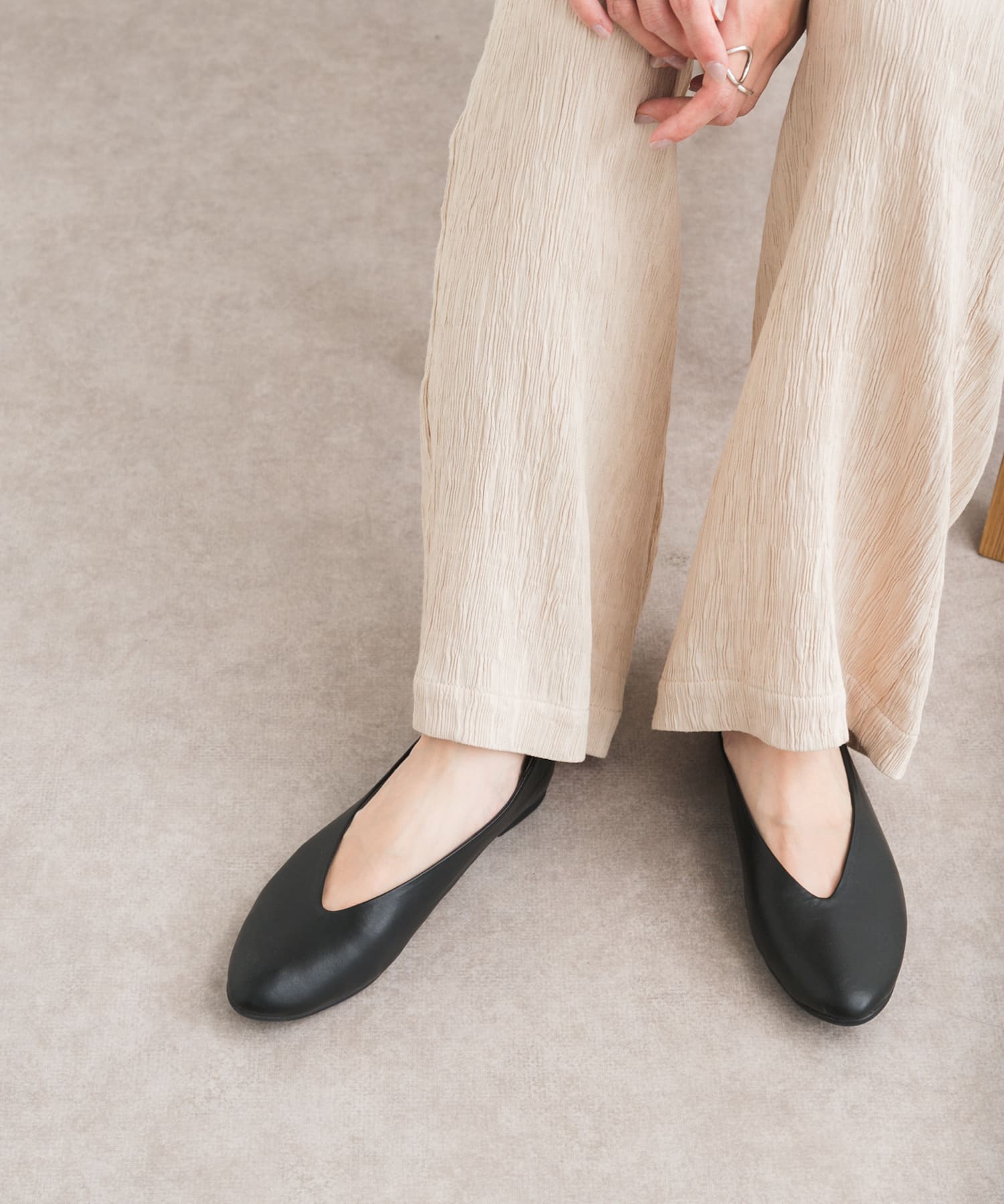 Vカットパンプス BLACK 35