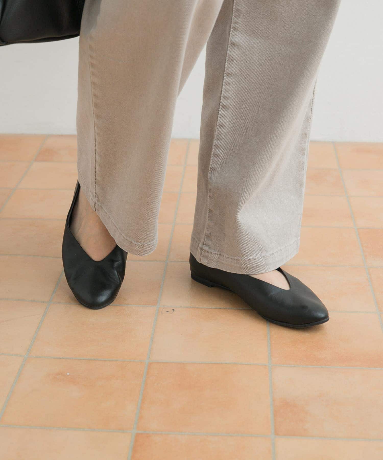 Vカットパンプス BLACK 35