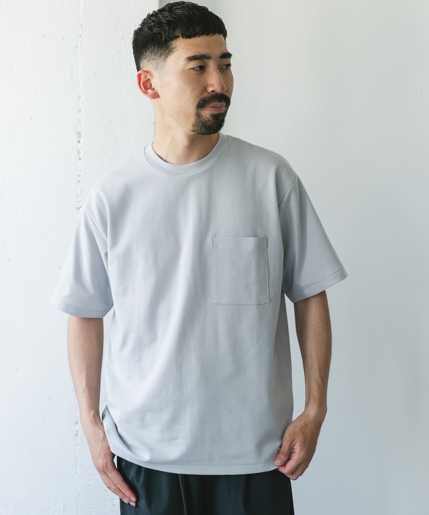 アーバンリサーチ　新品　一時的にお値引き⭐︎ Sサイズ/WEB限定』ポンチポケットショートスリーブTシャツ(S NAVY