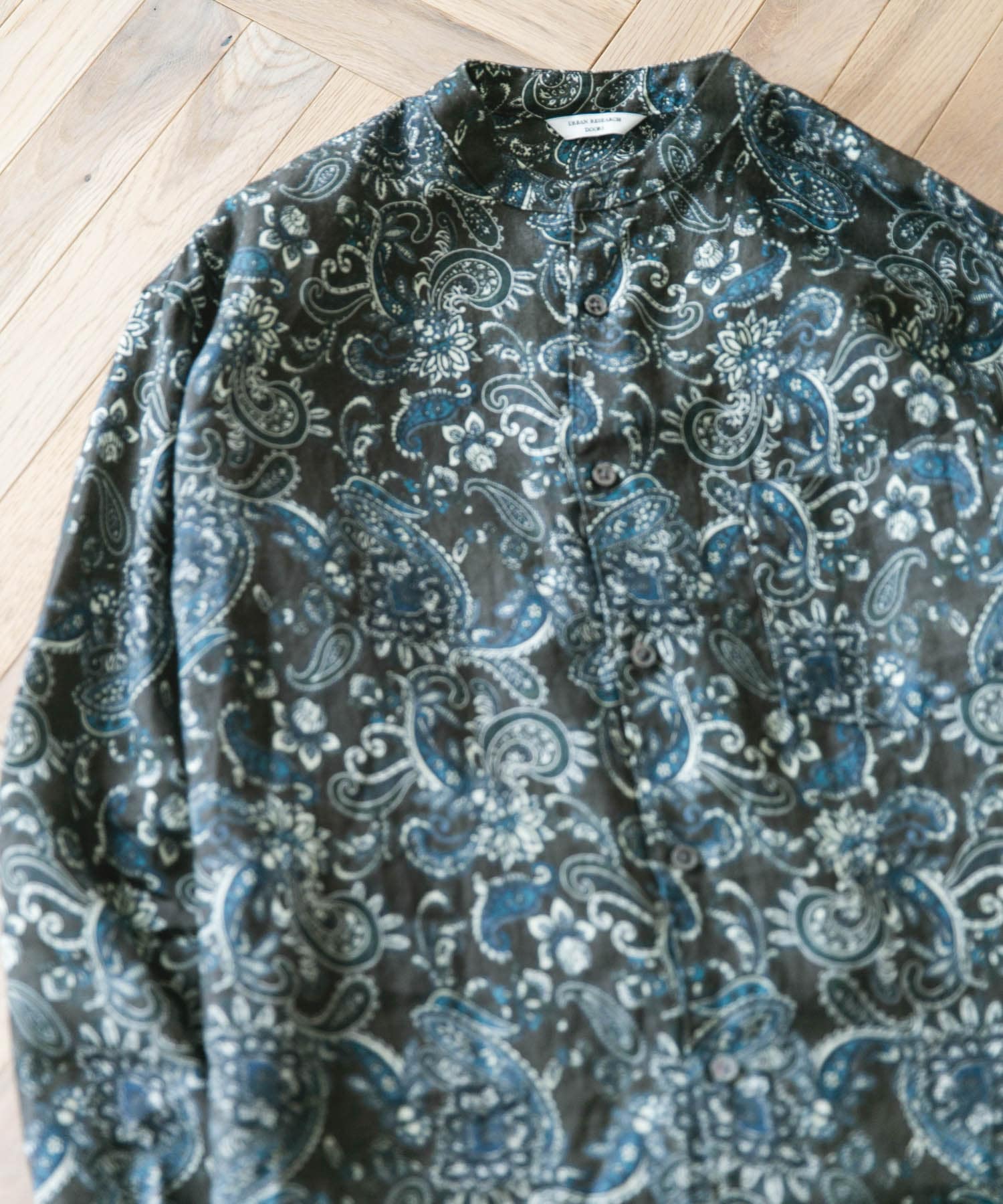 『XLサイズ/WEB限定』シルケットリネンバンドカラーロングスリーブシャツ PAISLEY M