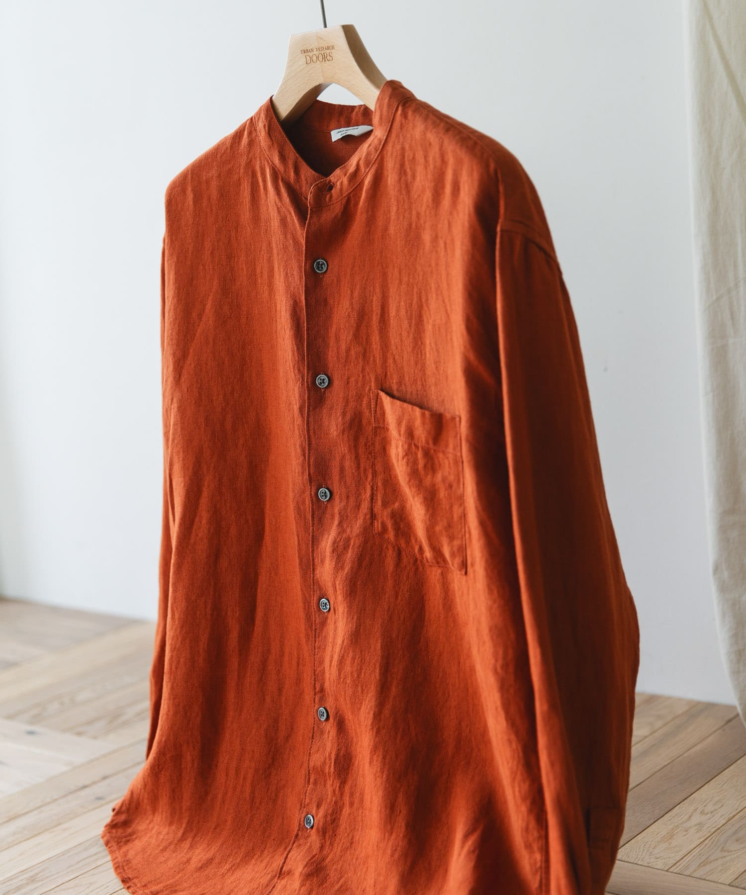 『XLサイズ/WEB限定』シルケットリネンバンドカラーロングスリーブシャツ TERRACOTTA M