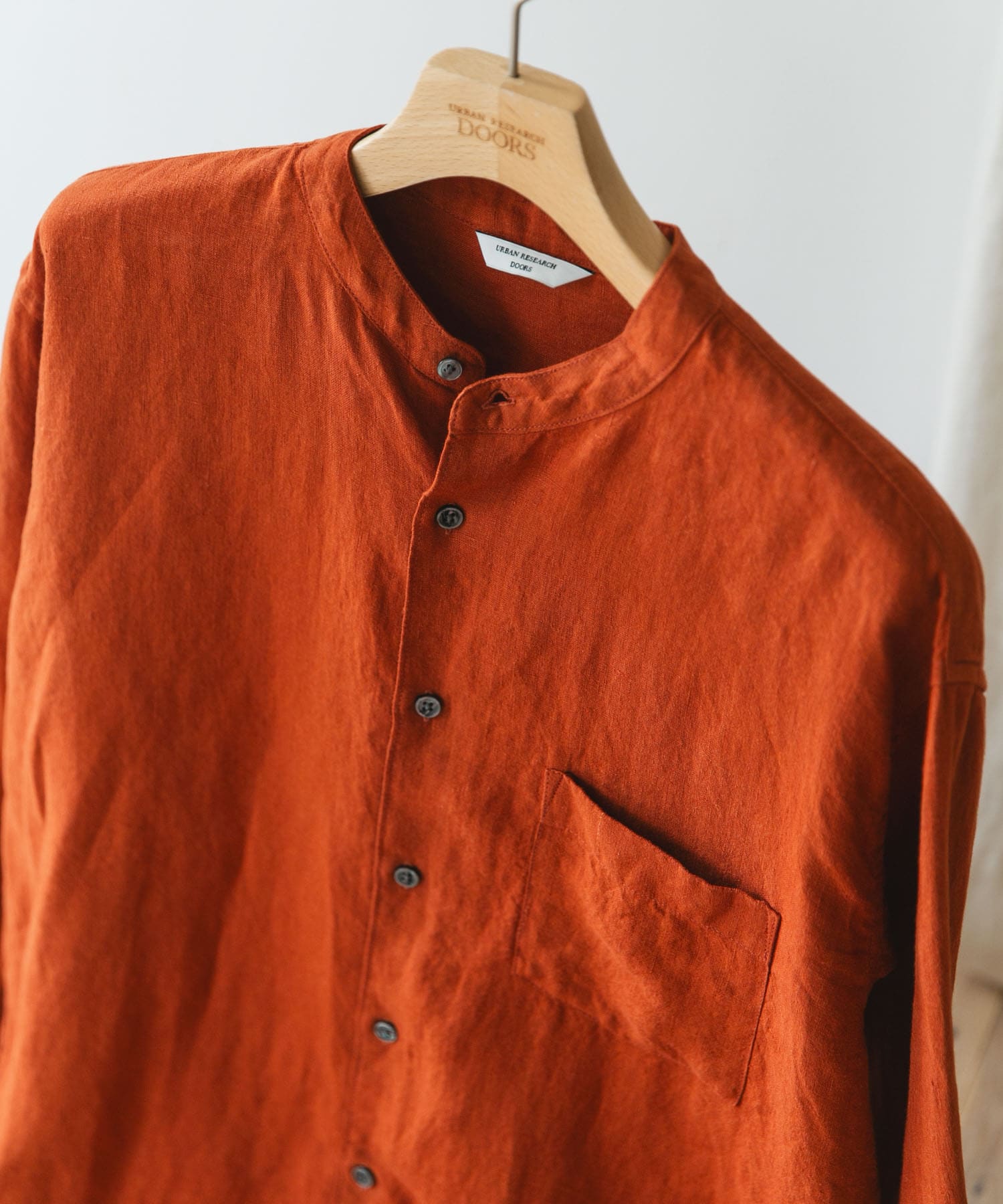 『XLサイズ/WEB限定』シルケットリネンバンドカラーロングスリーブシャツ TERRACOTTA M