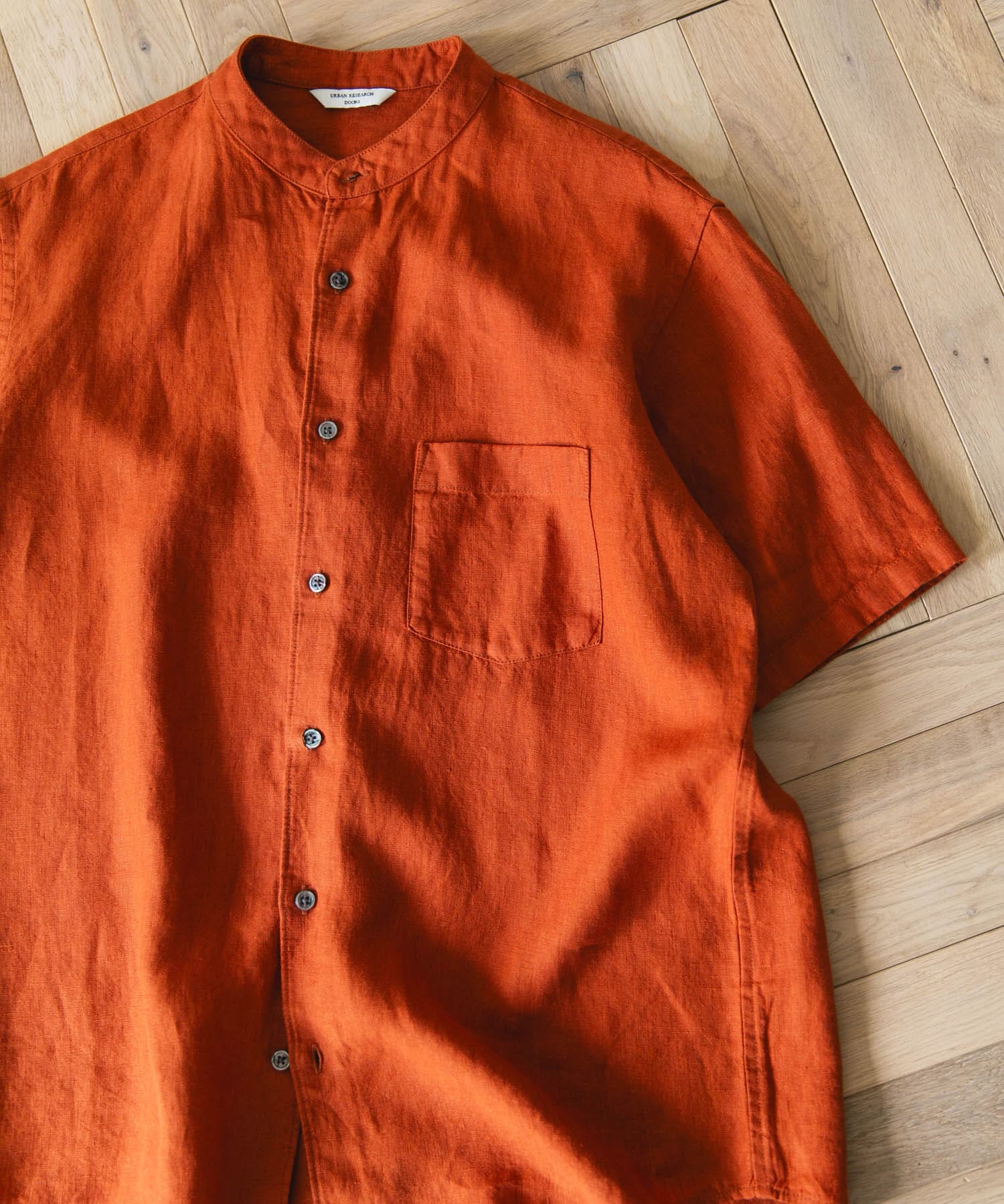 『XLサイズ/WEB限定』シルケットリネン バンドカラーショートスリーブシャツ TERRACOTTA M