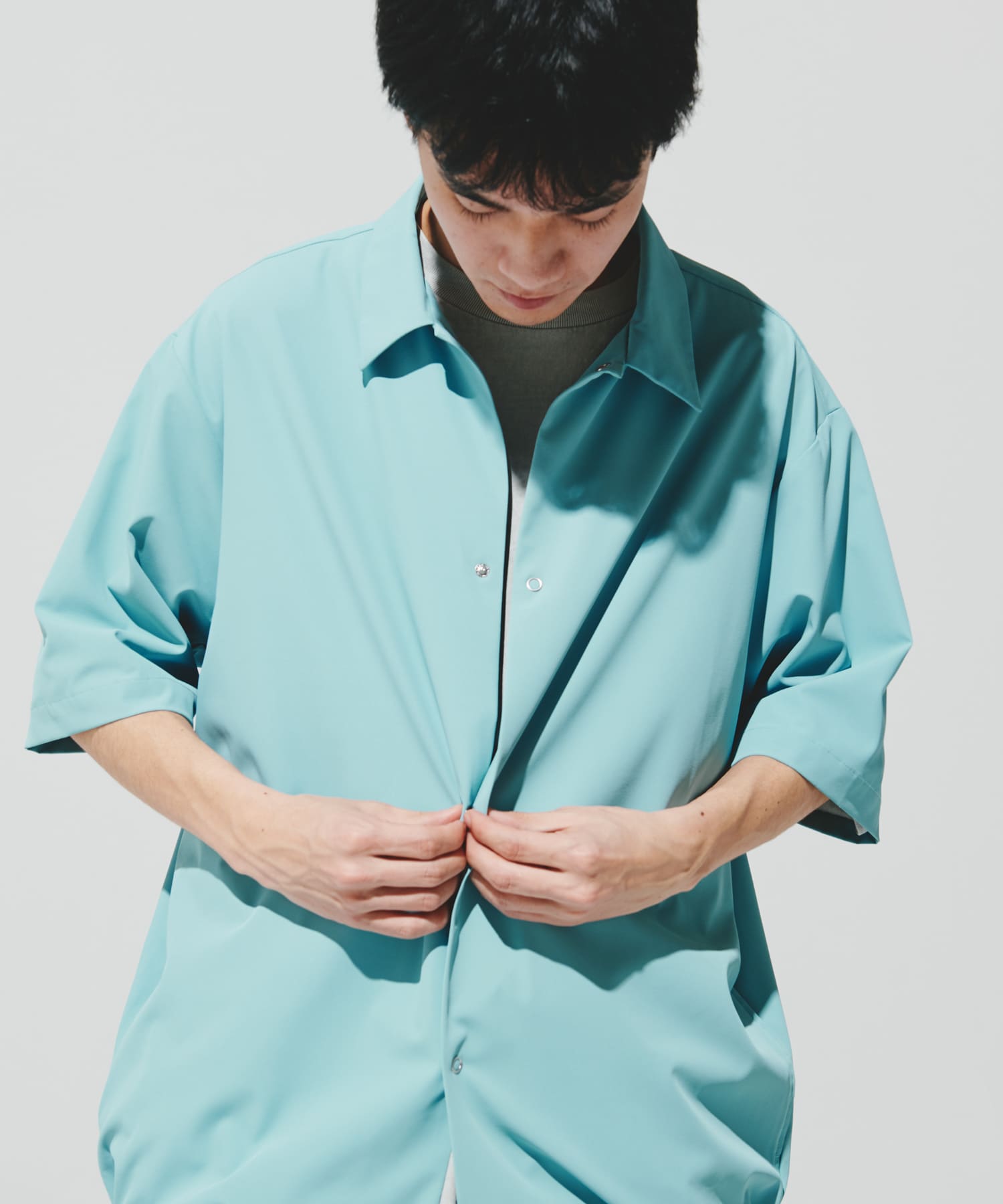 『仁村紗和さん着用』『UR TECH』サマシェア シャツカーディガン