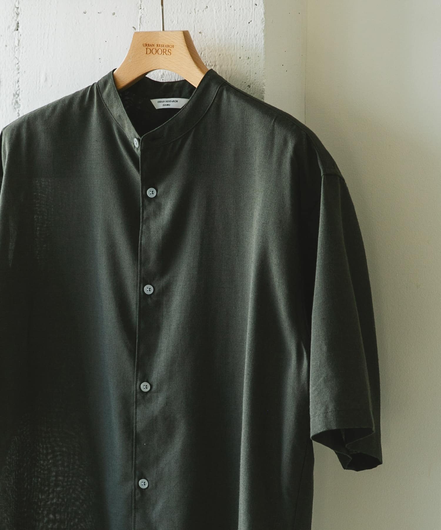 『XLサイズ/WEB限定』『UR TECH 高機能リネン』バンドカラーシャツ DARK GREEN M