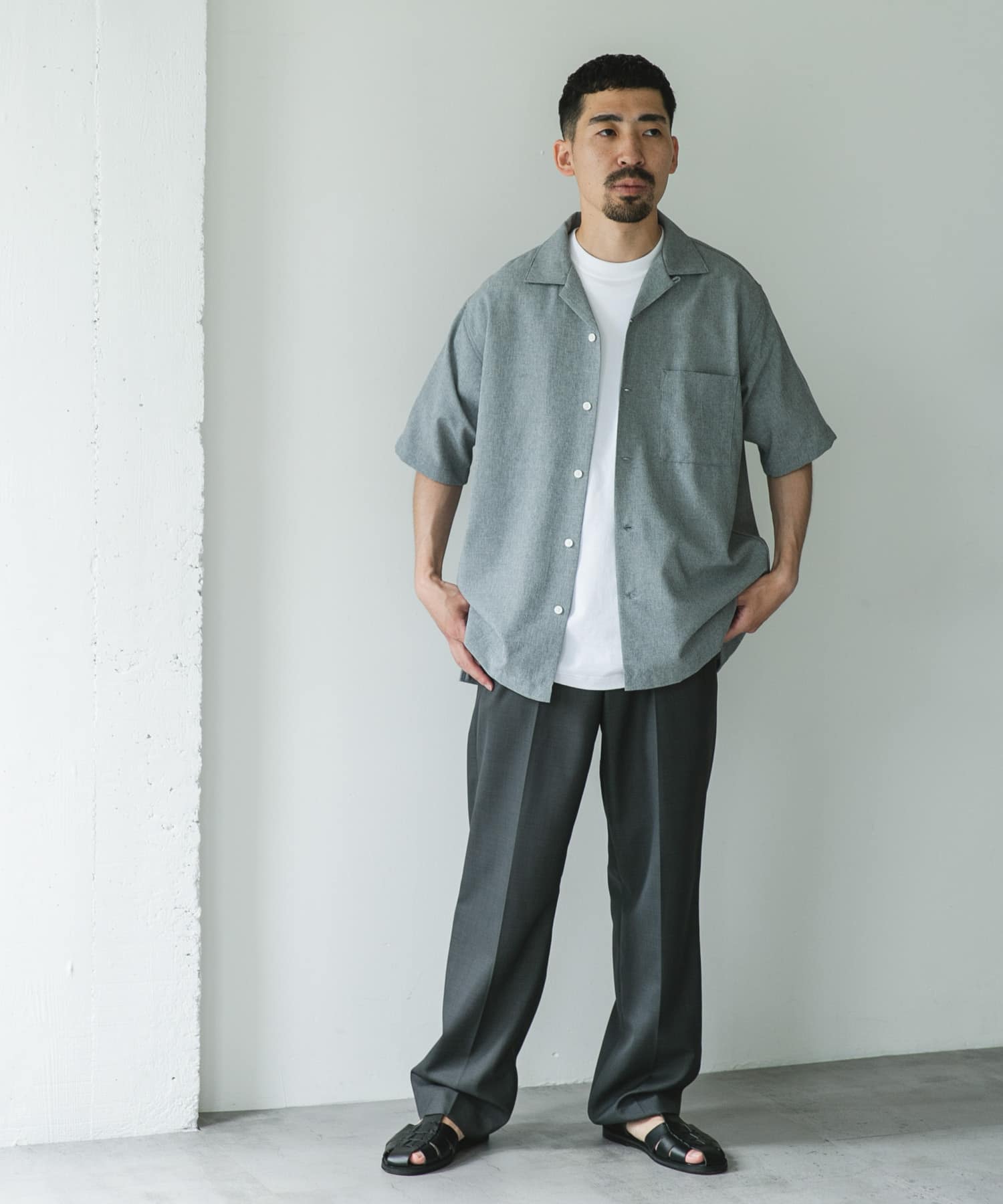 GRAY