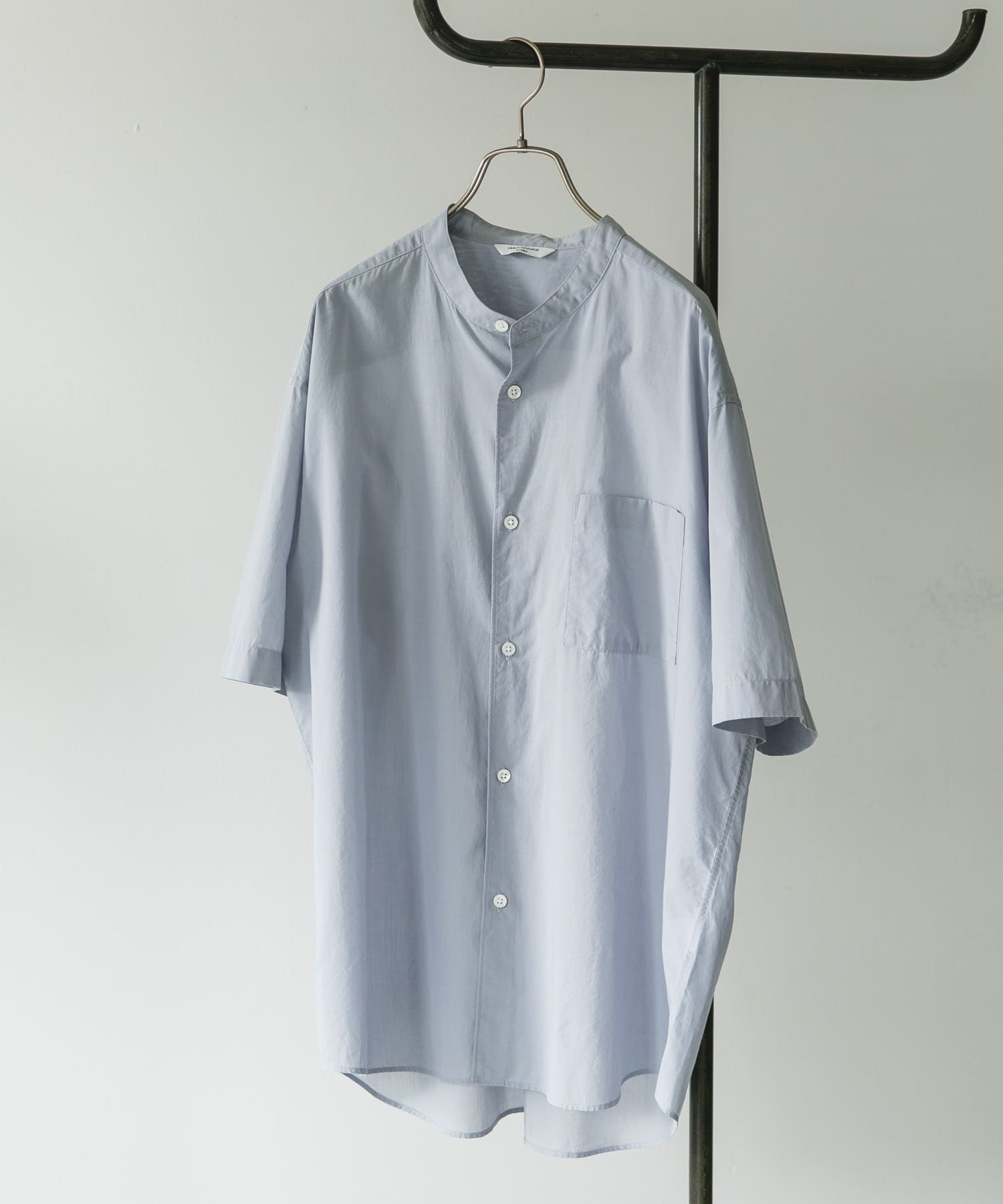 玉虫シャンブレー バンドカラーシャツ