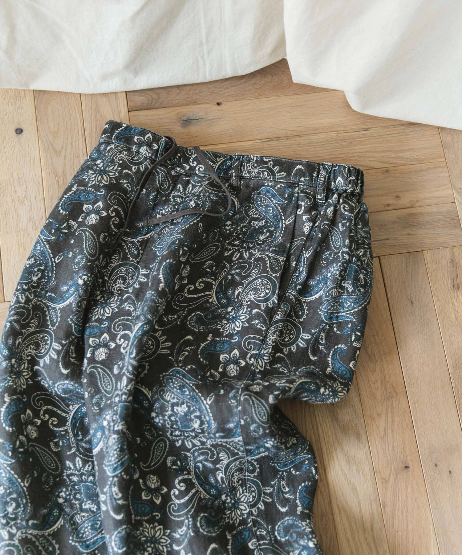 『XLサイズ/WEB限定』ツイルリネン イージートラウザー PAISLEY S