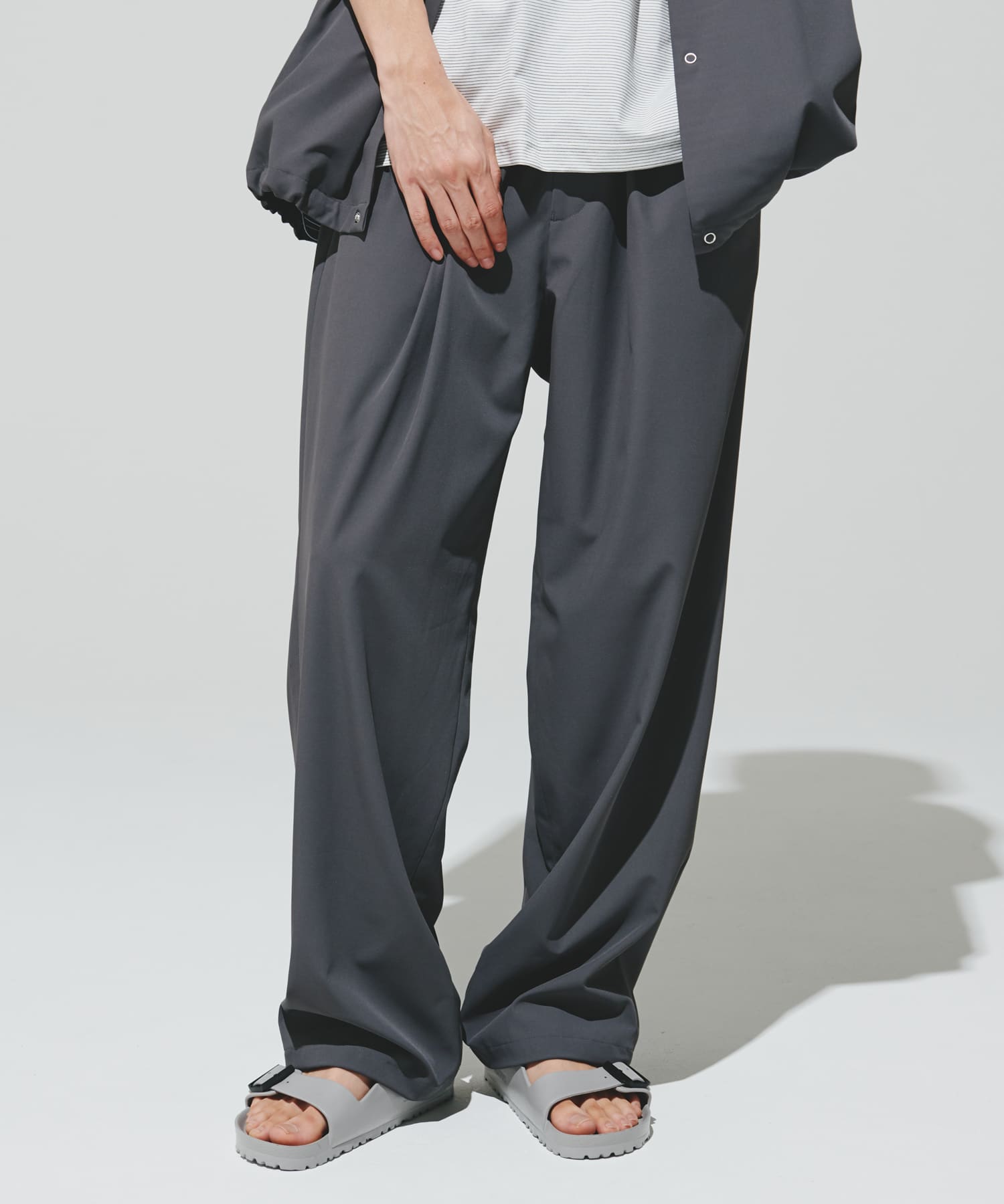 GRAY