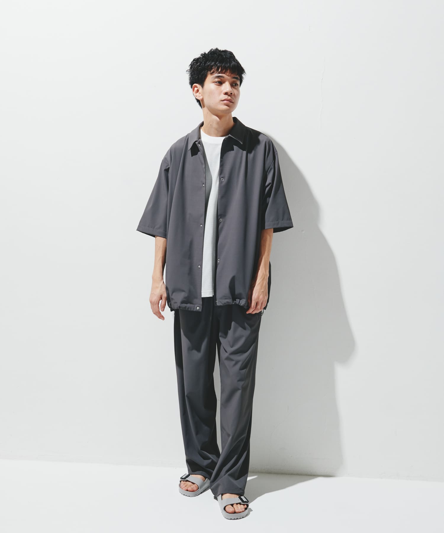 GRAY