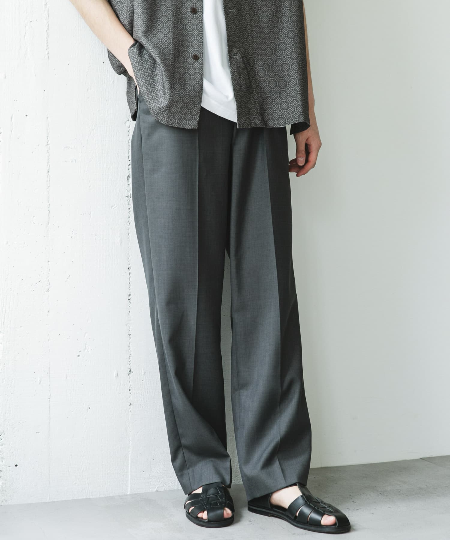 GRAY