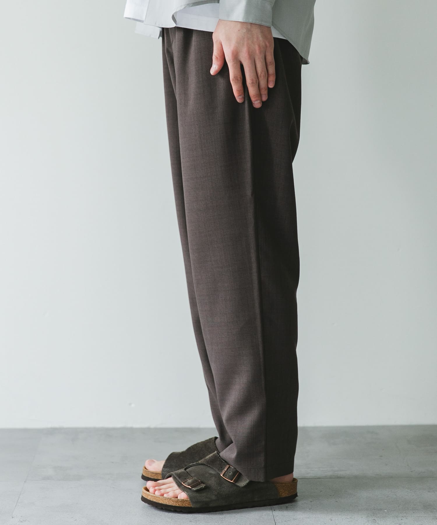 LIGHTBROWN