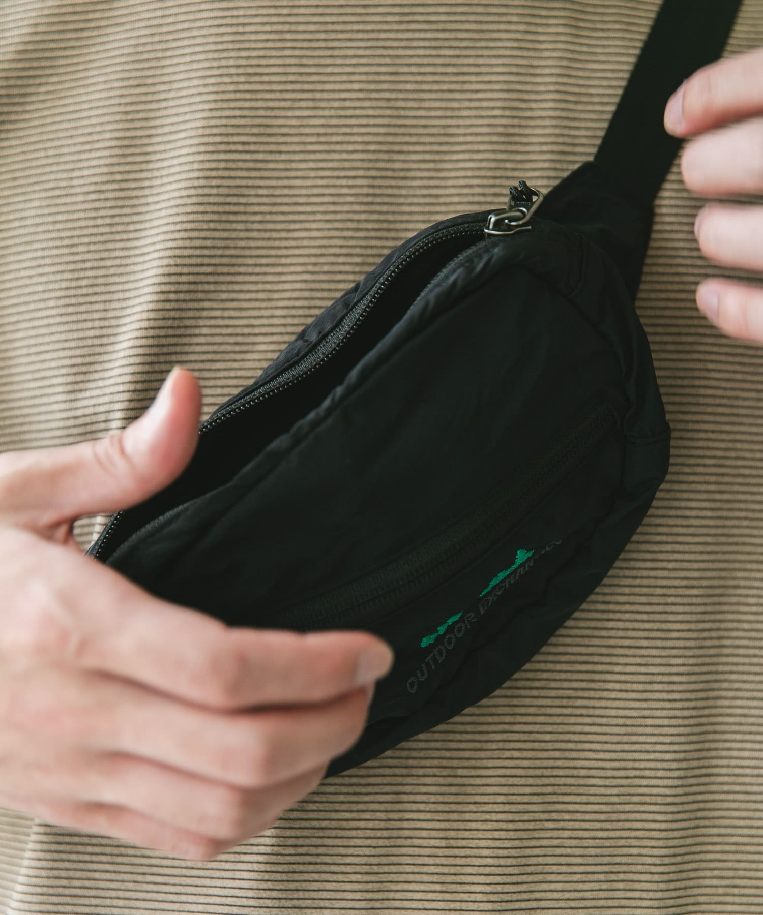 OUTDOOR EXCHANGE ショルダー BLACK -