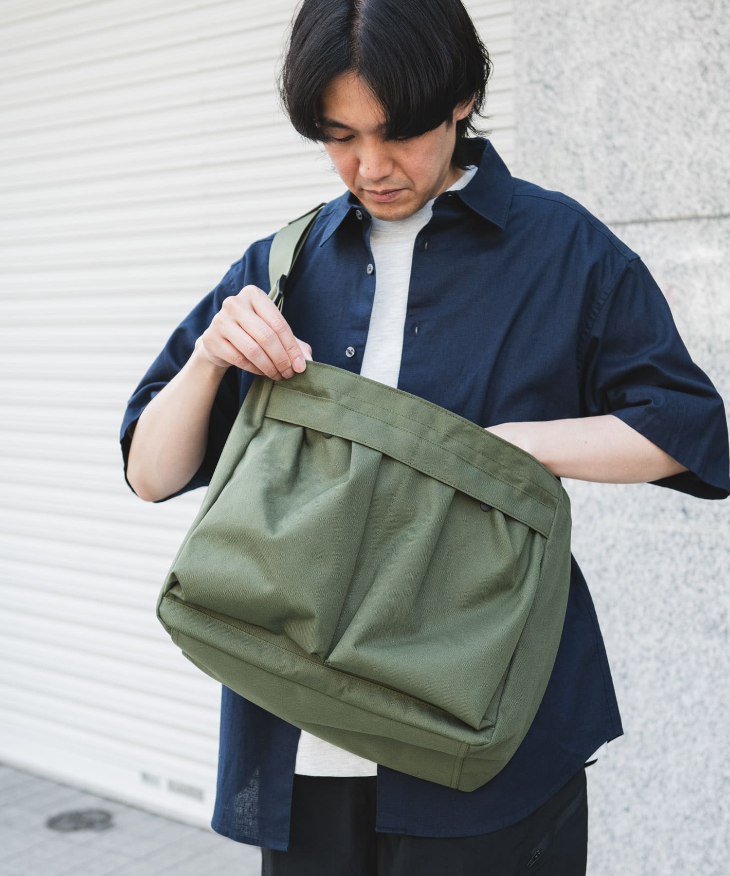 撥水マルチポケットヘルメットショルダー OLIVE -