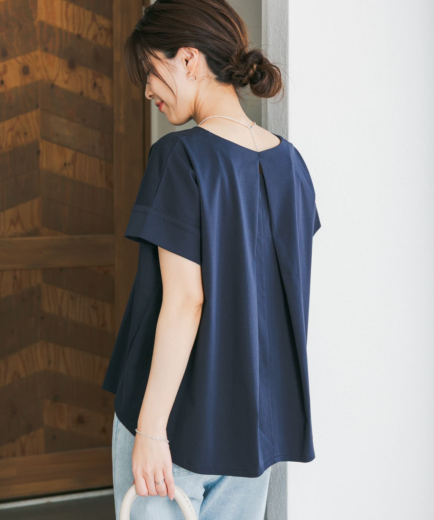 『仁村紗和さん着用』『UR TECH』サマシェアバックデザインプルオーバー